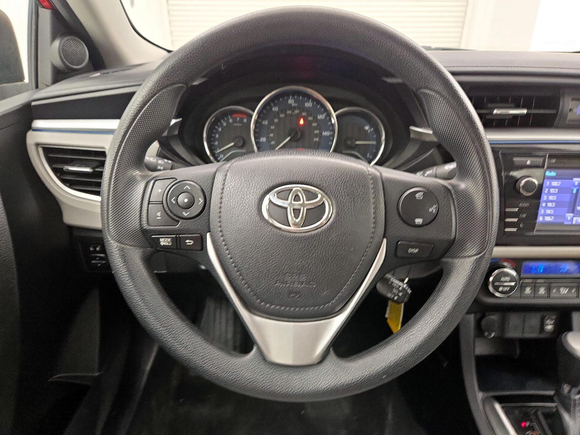 Thumbnail: 2015 Toyota Corolla - 10
