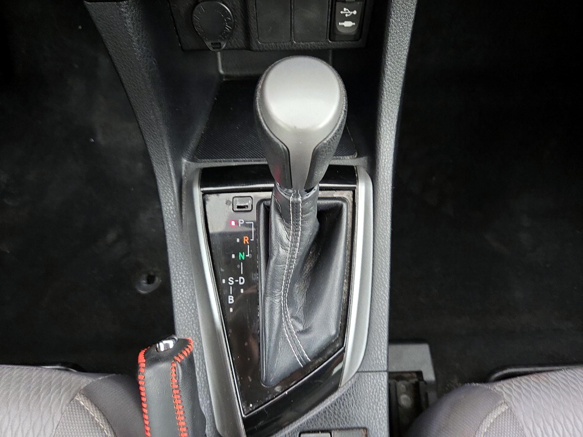 Thumbnail: 2015 Toyota Corolla - 17