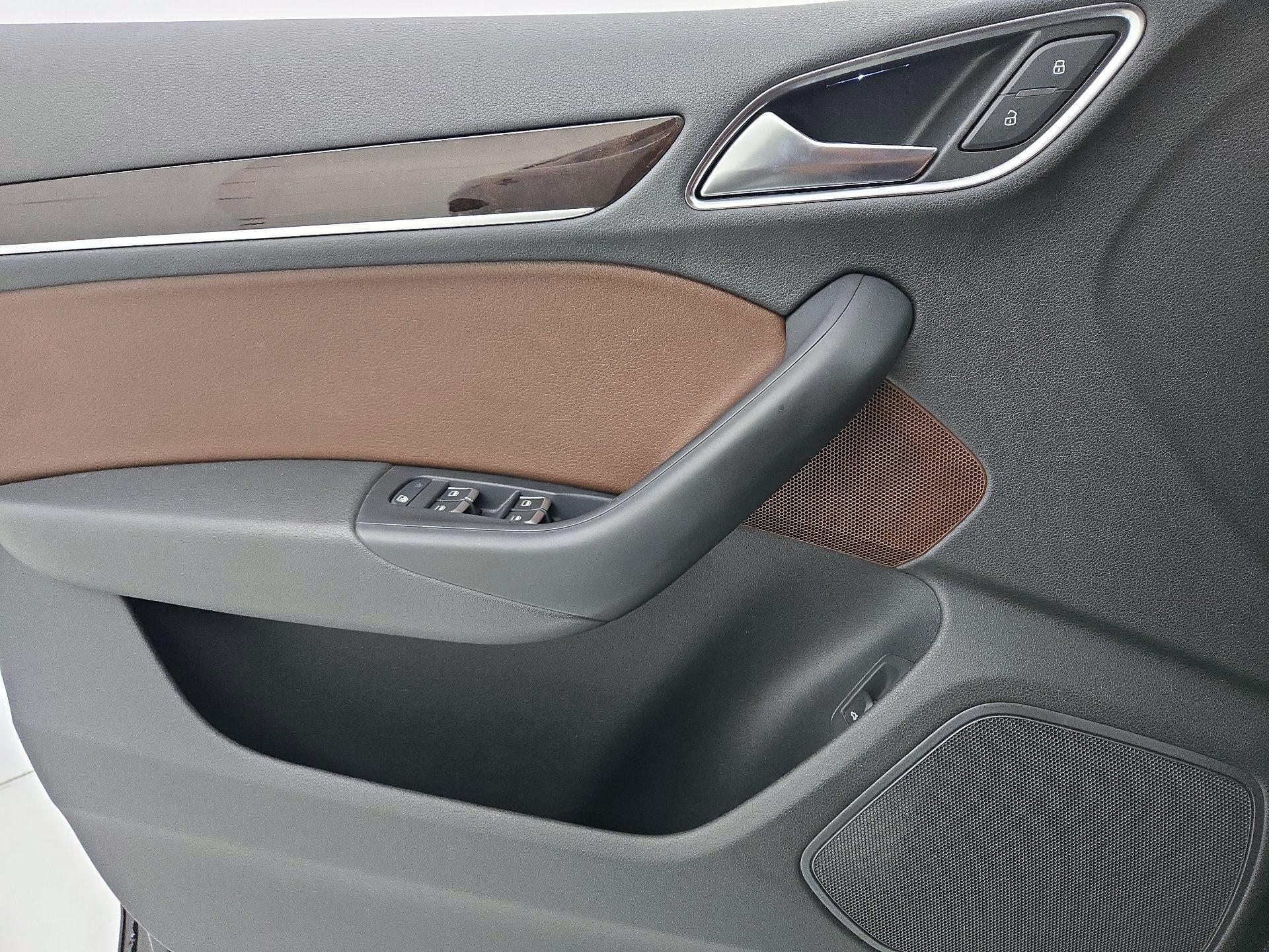 Thumbnail: 2015 Audi Q3 - 12