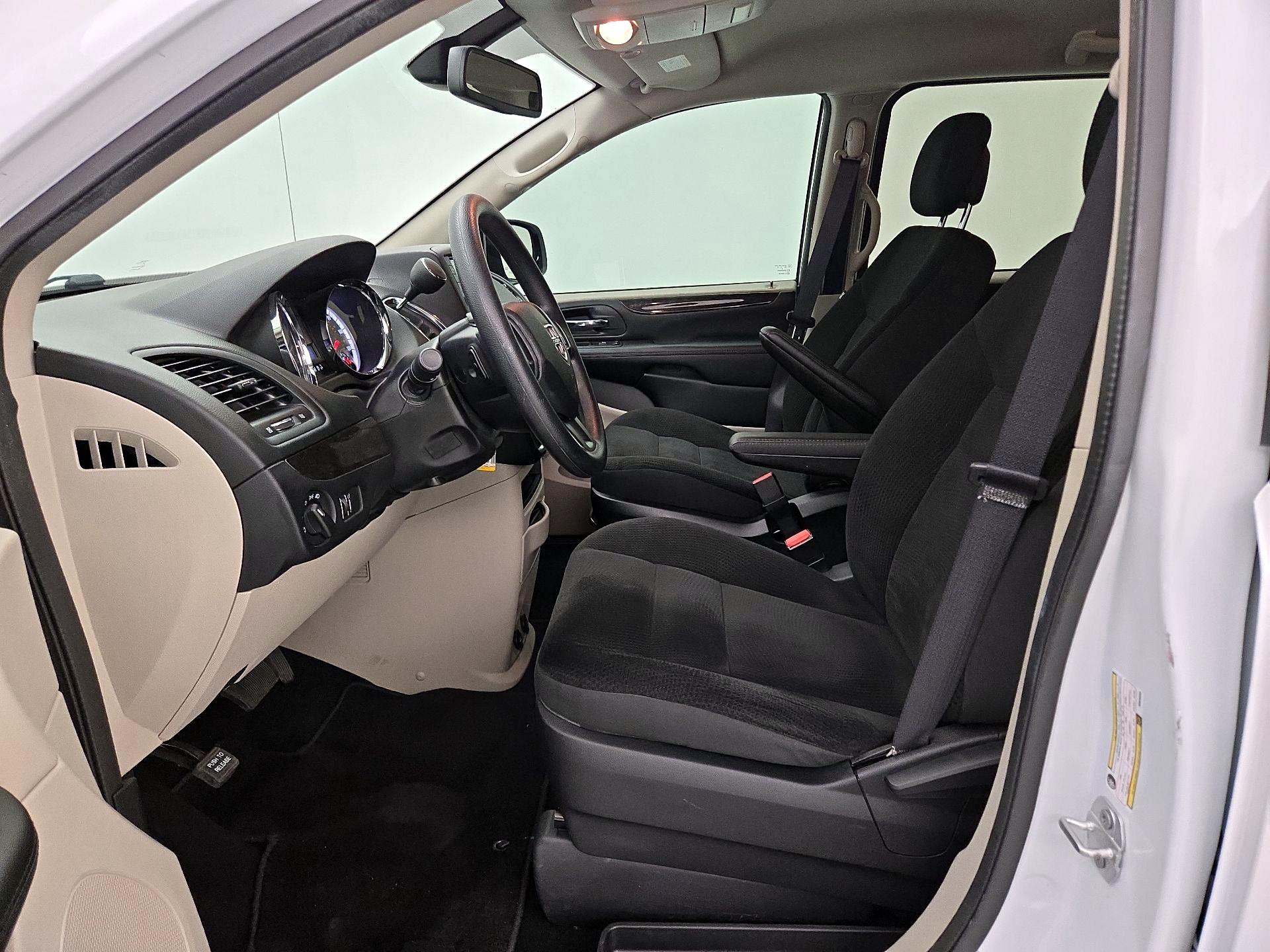 Thumbnail: 2019 Dodge Grand Caravan - 11