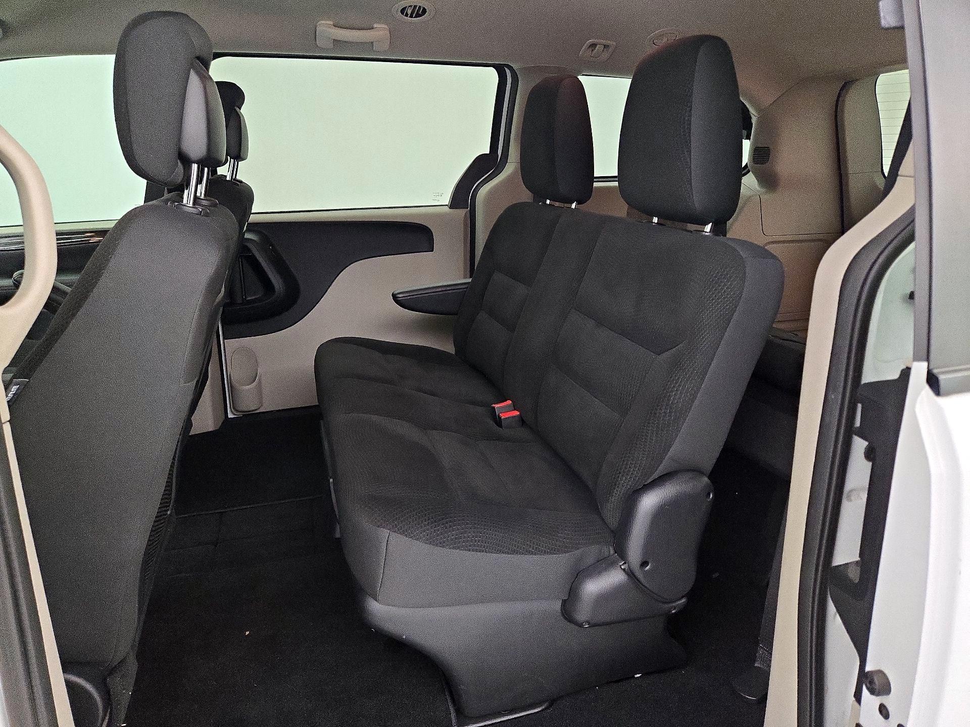 Thumbnail: 2019 Dodge Grand Caravan - 19