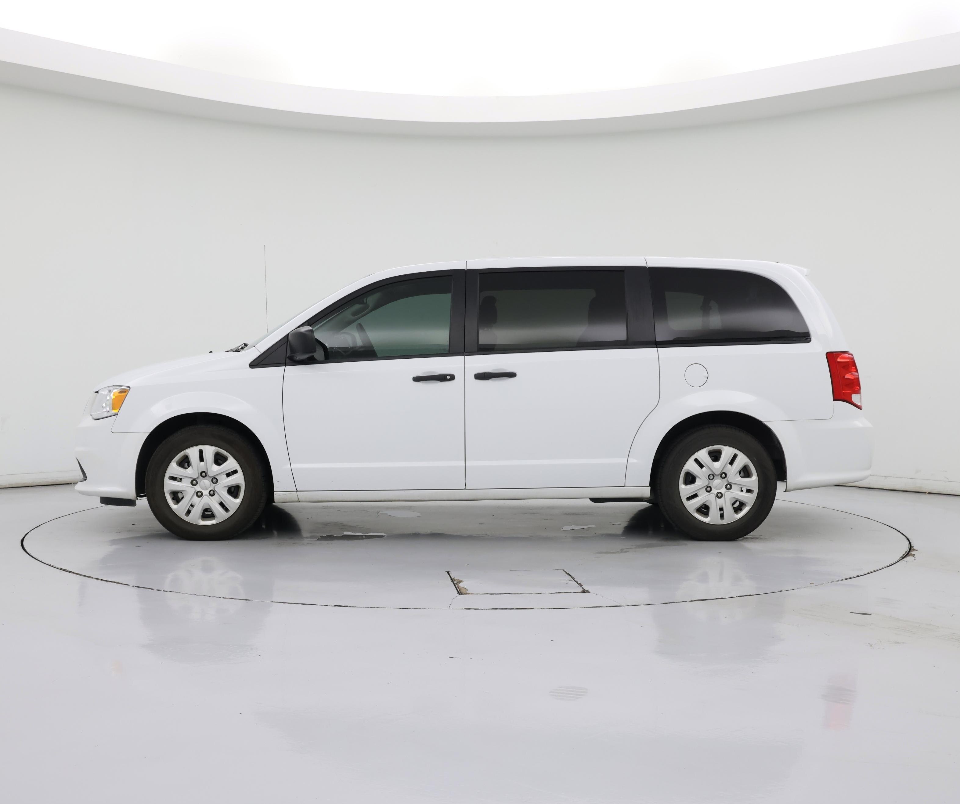Thumbnail: 2019 Dodge Grand Caravan - 3