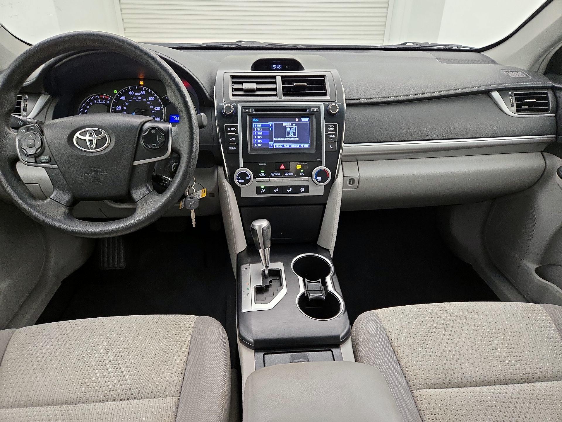 Thumbnail: 2014 Toyota Camry - 9