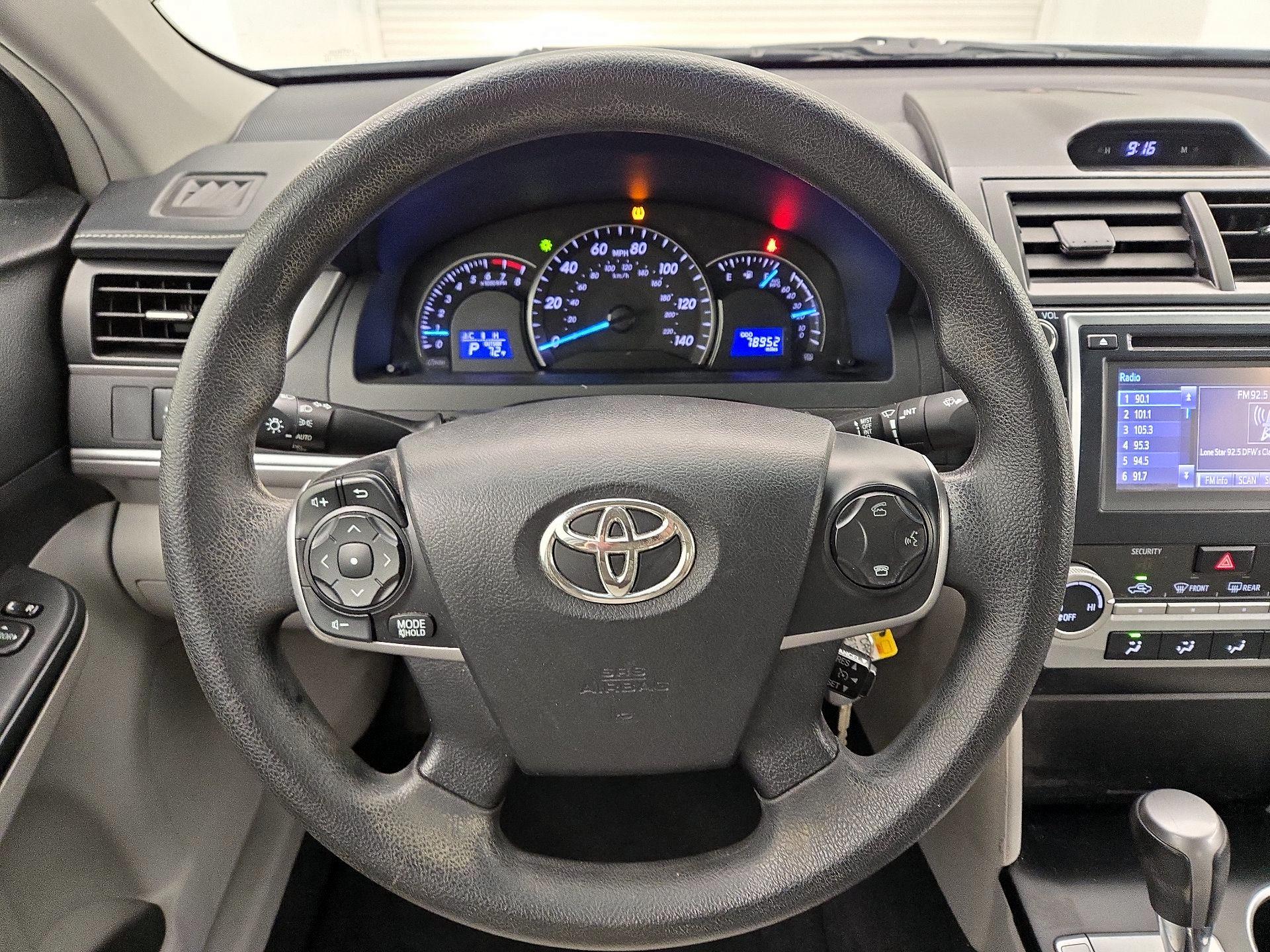 Thumbnail: 2014 Toyota Camry - 10