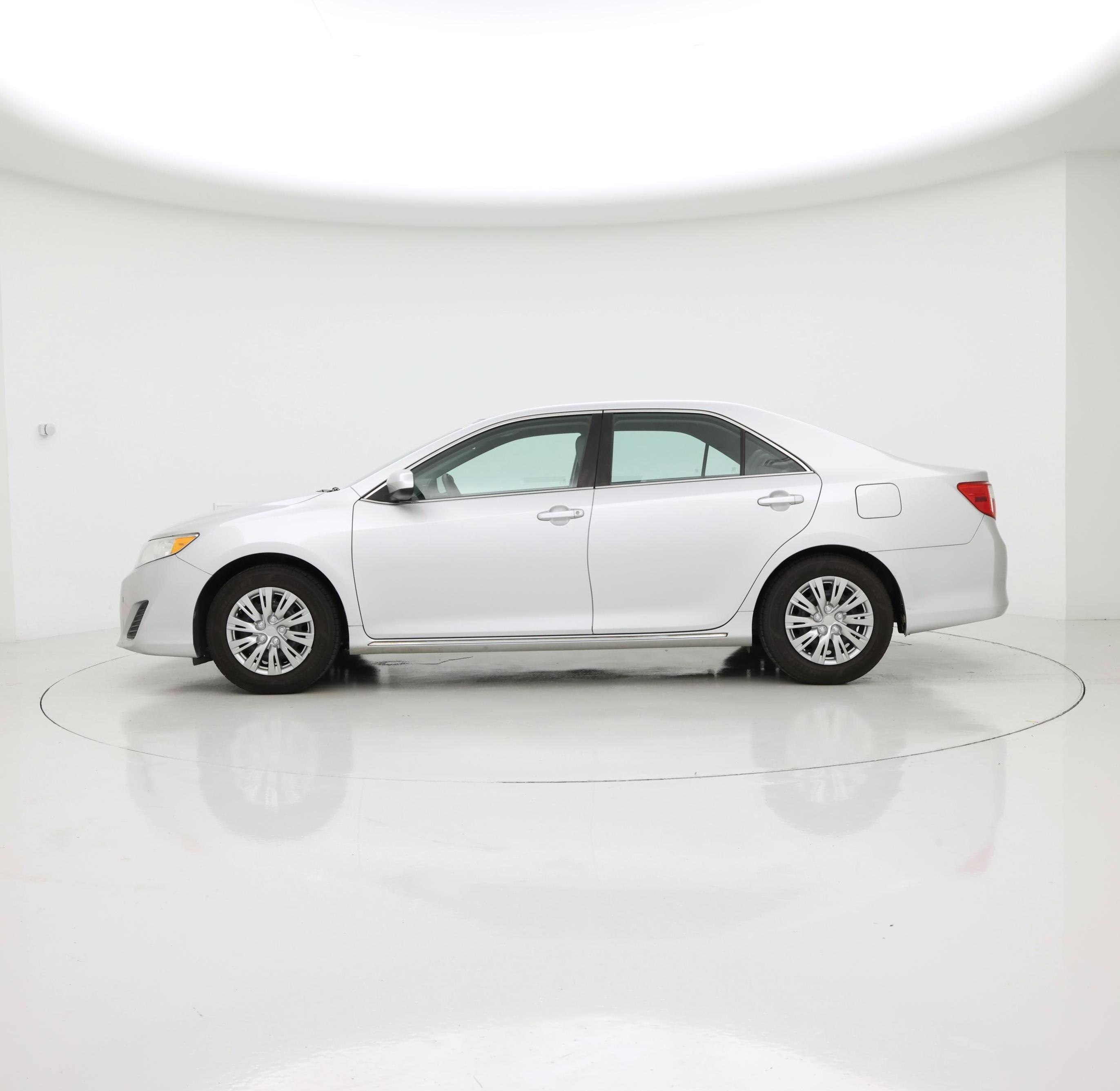Thumbnail: 2014 Toyota Camry - 3