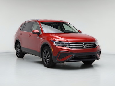 Red 2023 Volkswagen Tiguan SE