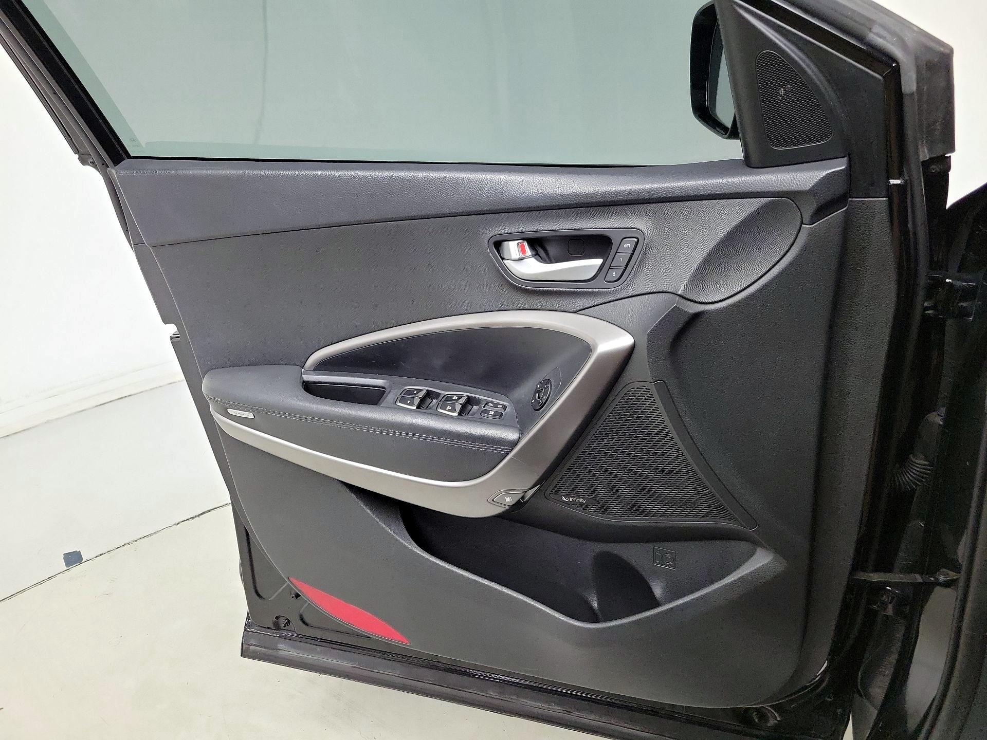 Thumbnail: 2015 Hyundai Santa Fe - 12