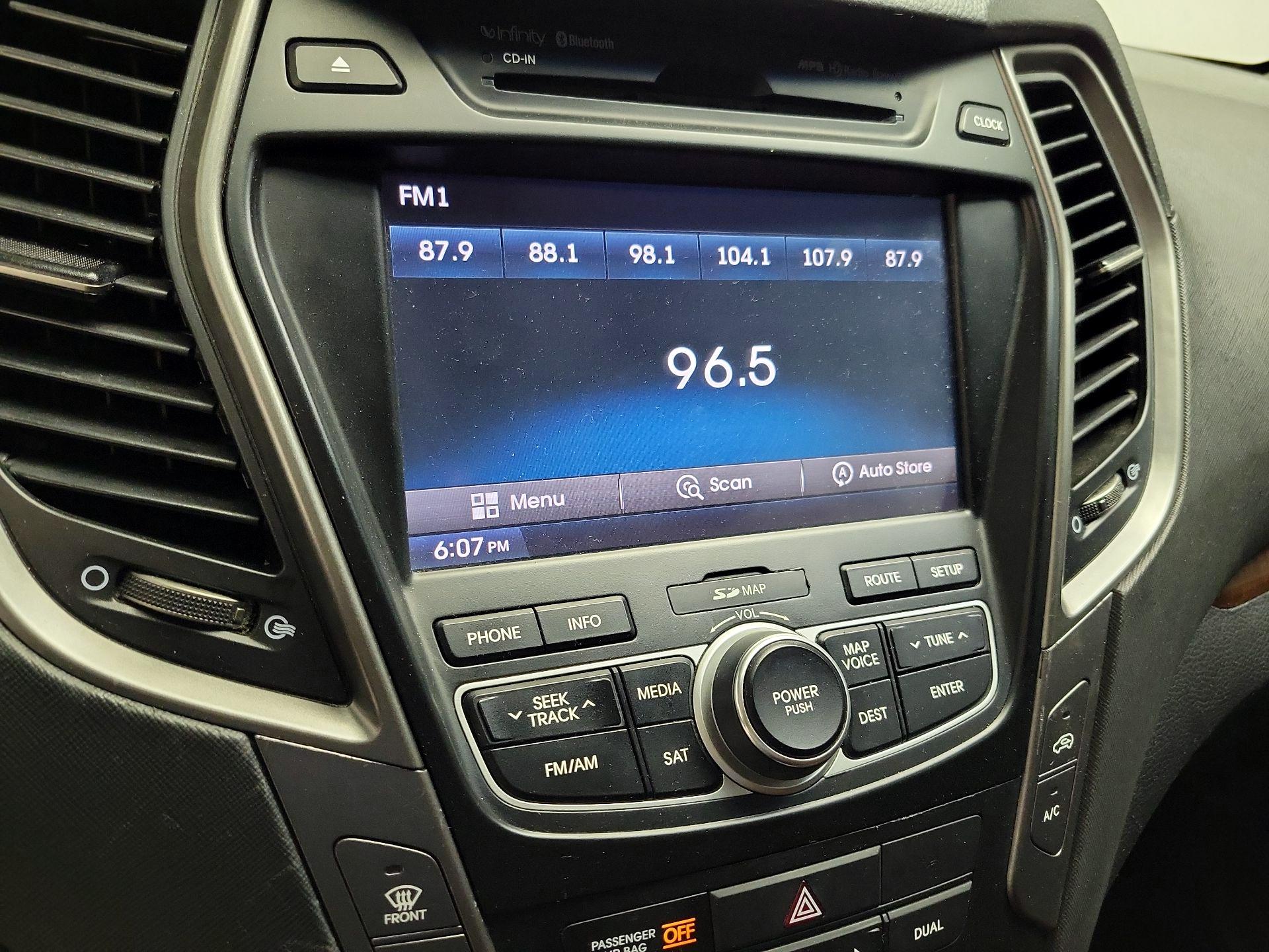 Thumbnail: 2015 Hyundai Santa Fe - 16