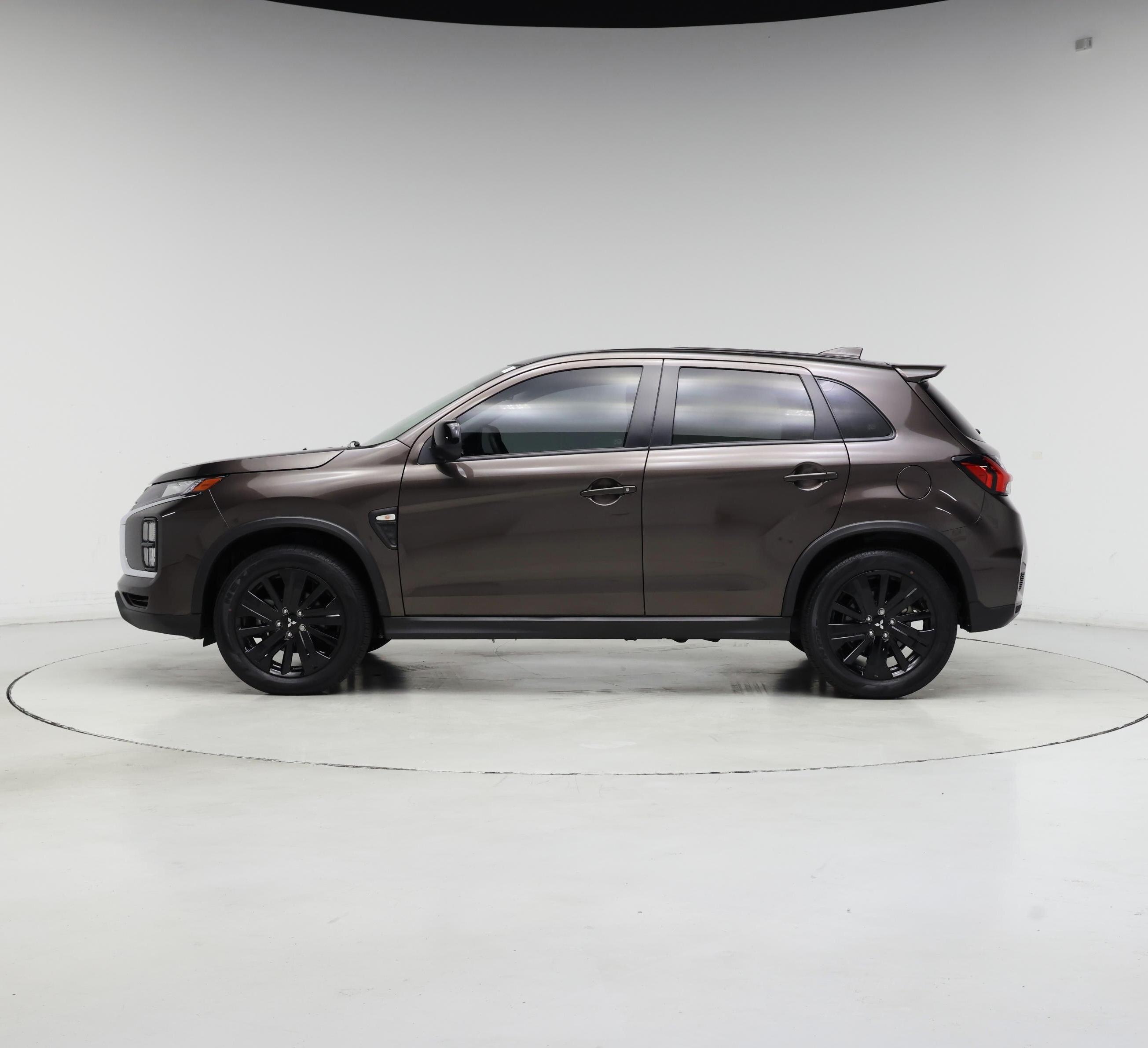 Thumbnail: 2022 Mitsubishi Outlander Sport - 3
