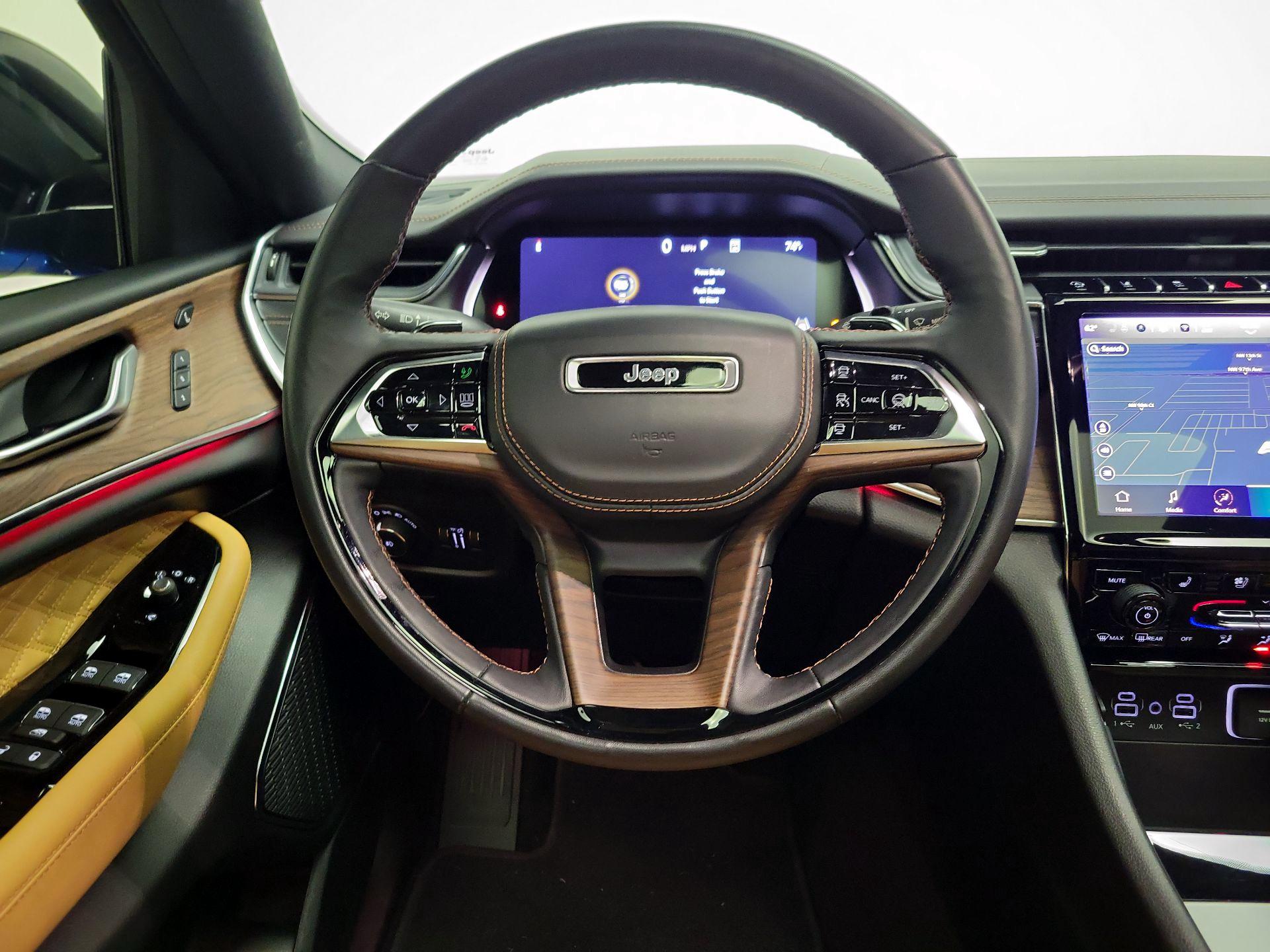 Thumbnail: 2023 Jeep Grand Cherokee - 10