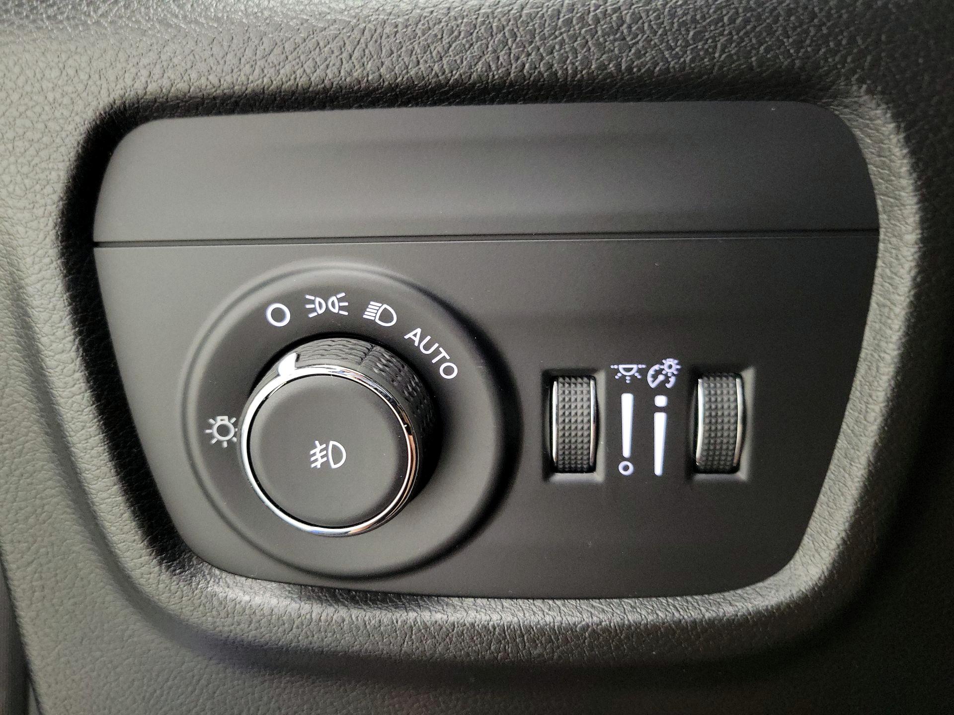 Thumbnail: 2023 Jeep Grand Cherokee - 13