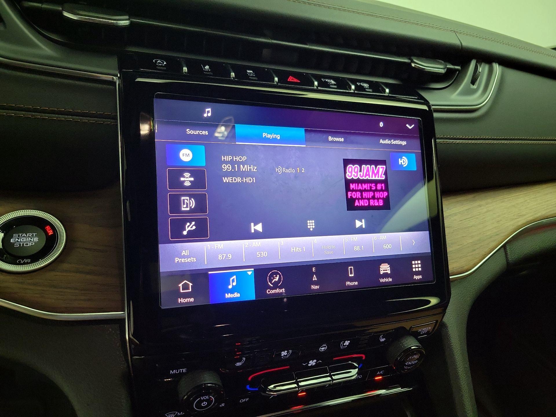 Thumbnail: 2023 Jeep Grand Cherokee - 16