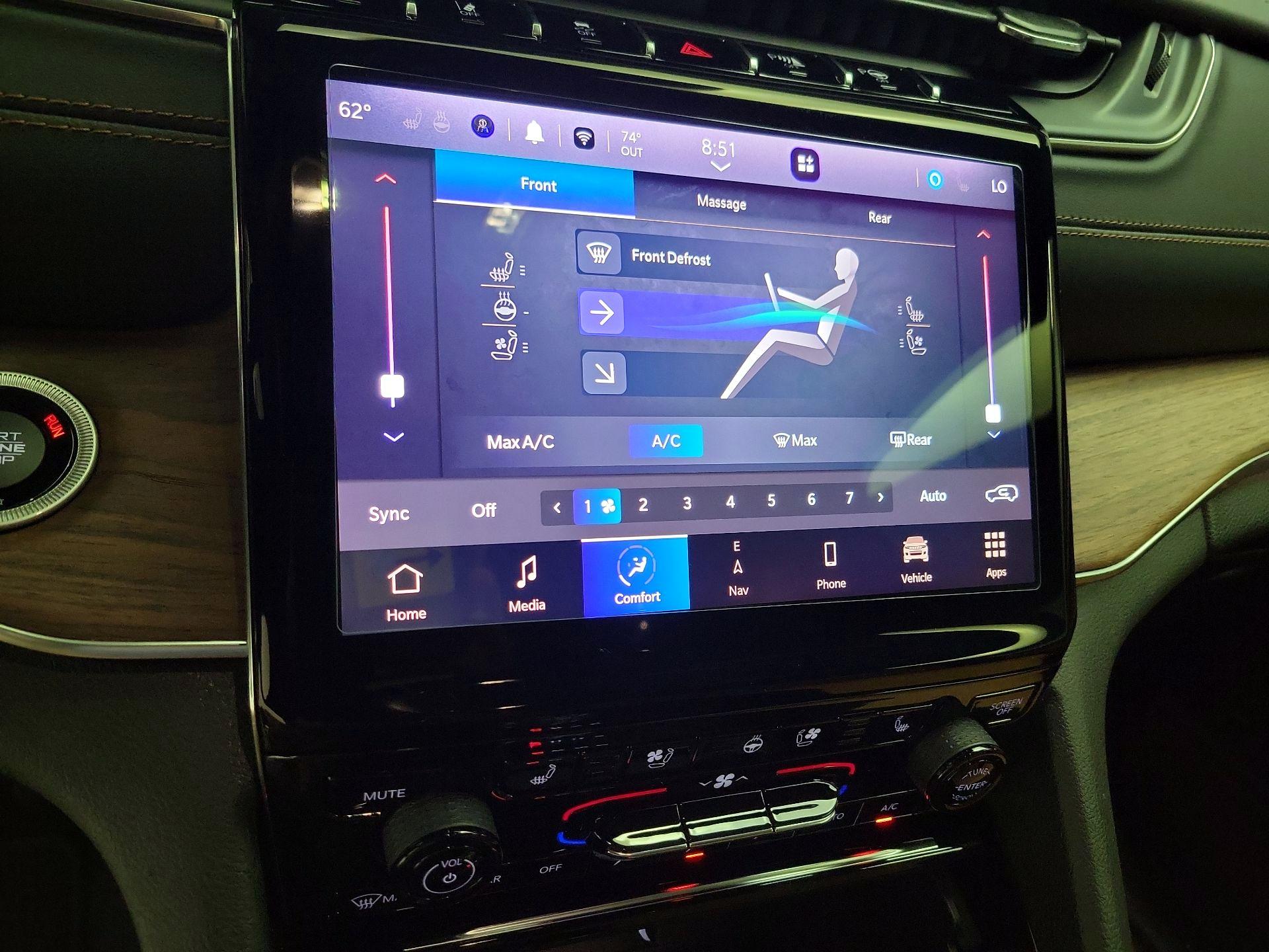 Thumbnail: 2023 Jeep Grand Cherokee - 17