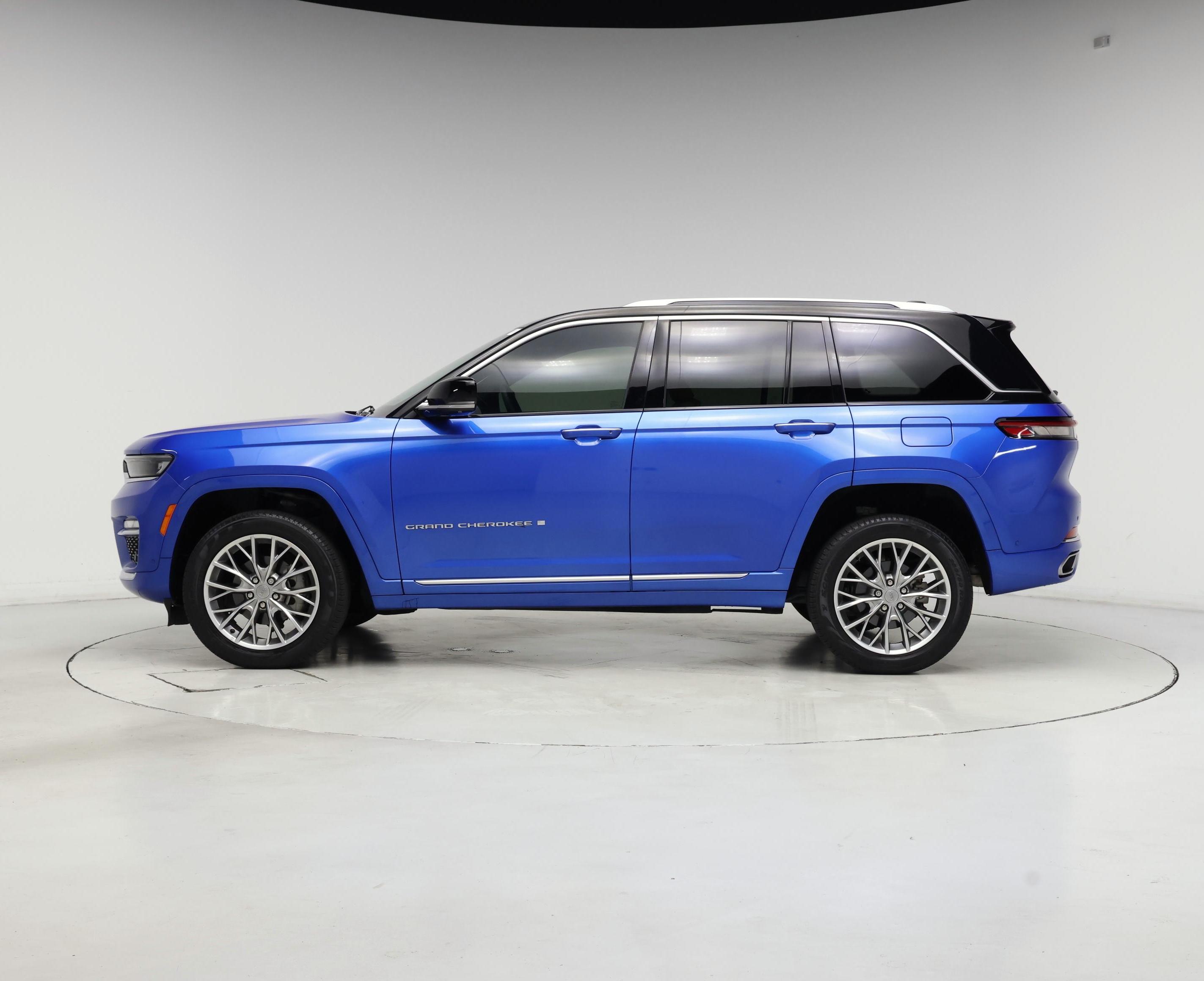 Thumbnail: 2023 Jeep Grand Cherokee - 3