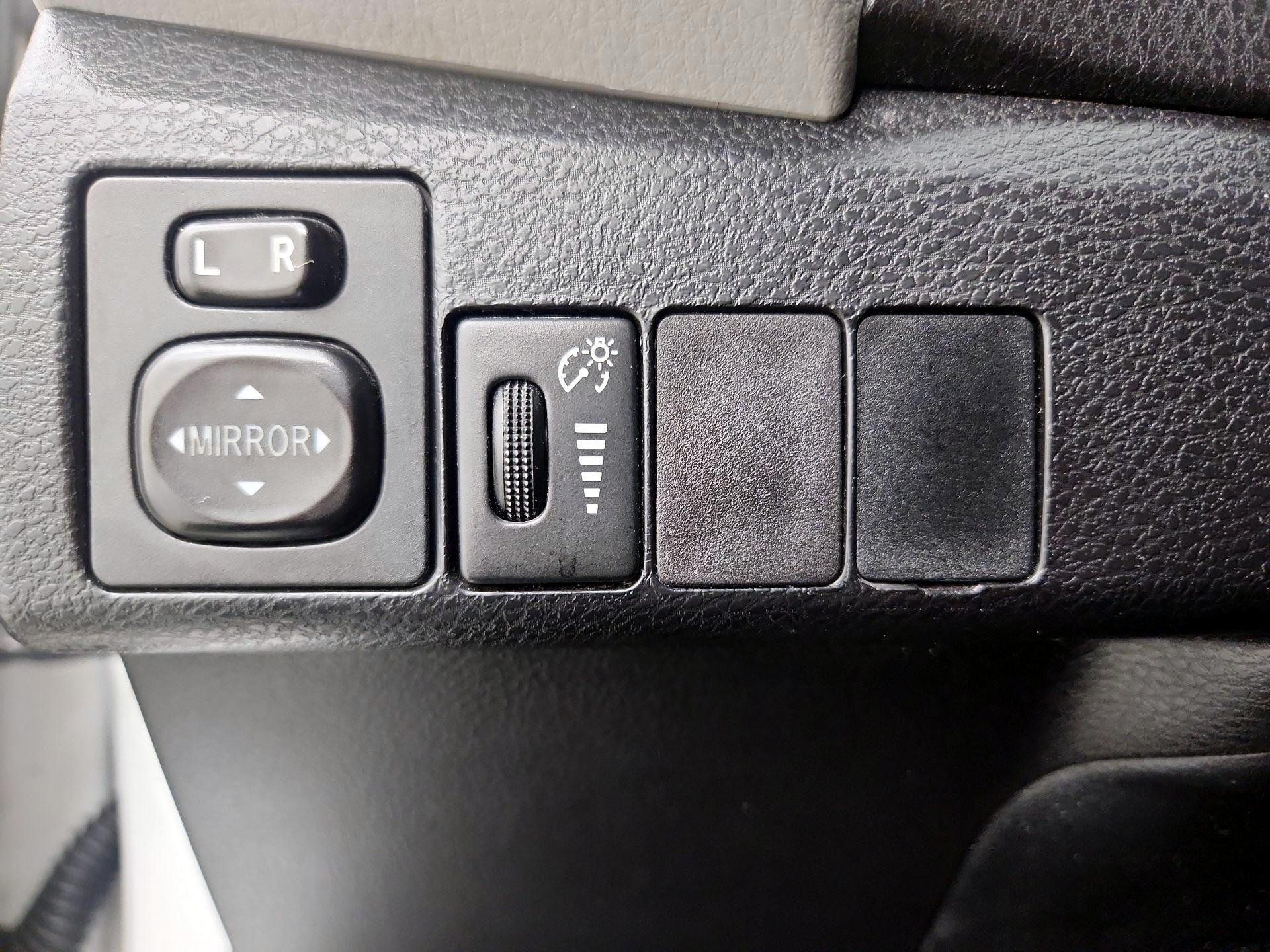 Thumbnail: 2016 Toyota Corolla - 13