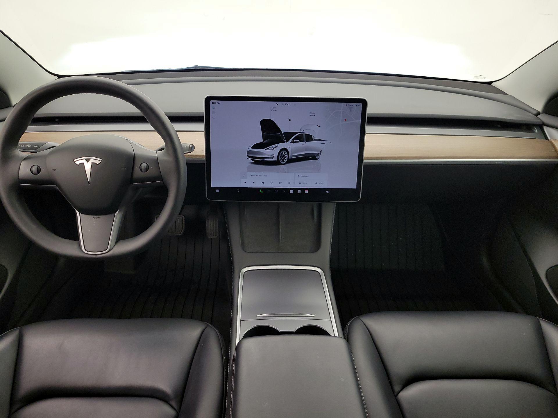 Thumbnail: 2023 Tesla Model 3 - 9