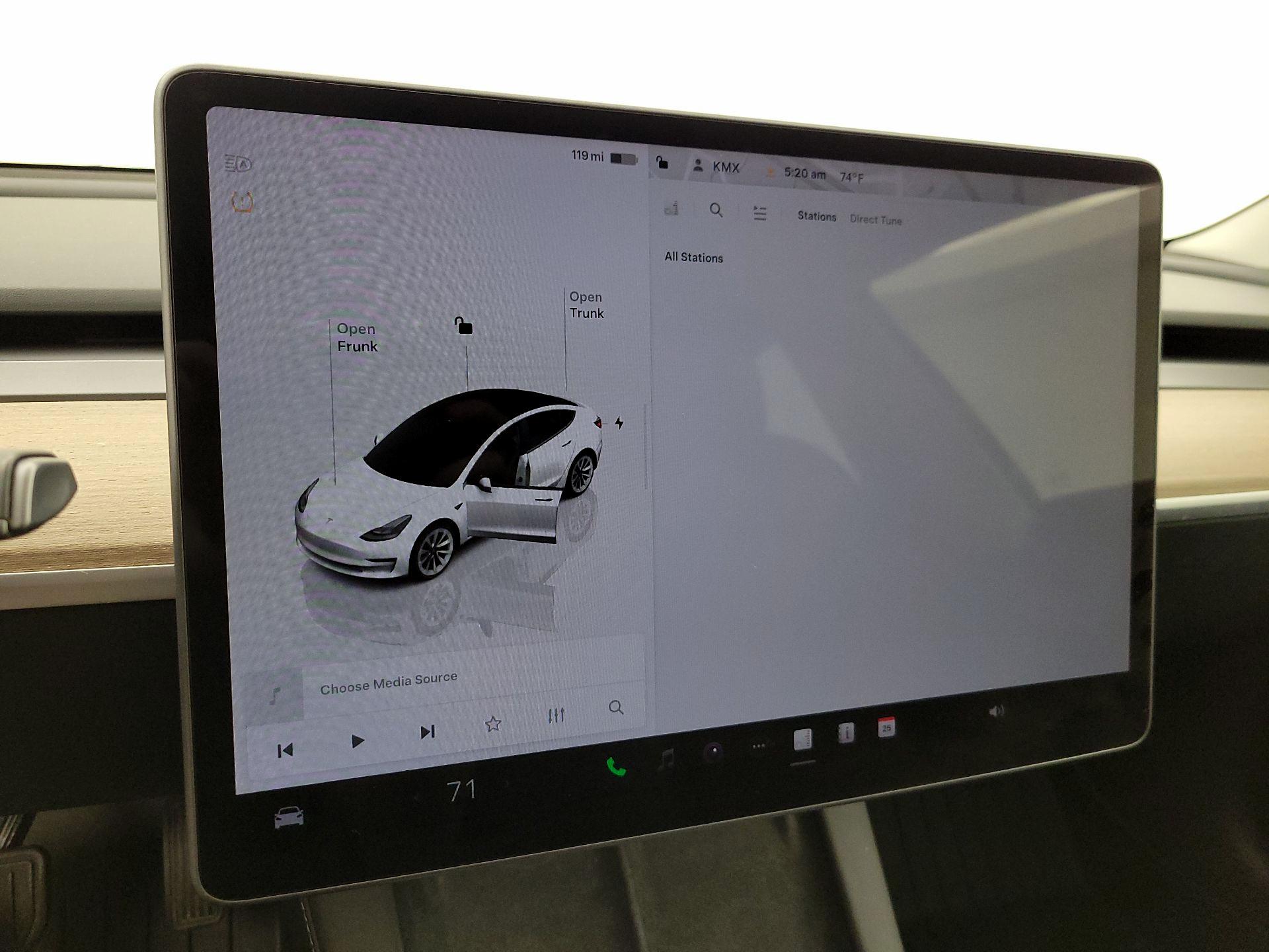 Thumbnail: 2023 Tesla Model 3 - 15