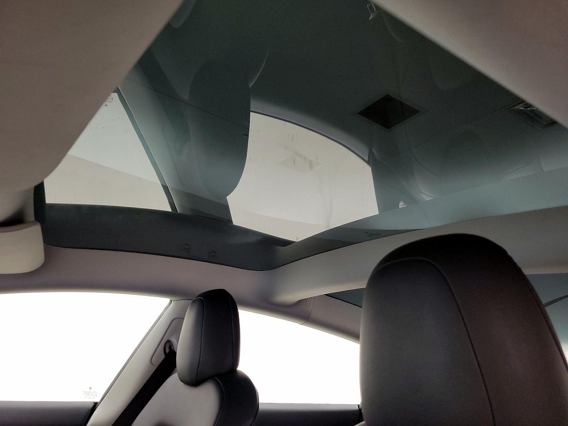 Thumbnail: 2023 Tesla Model 3 - 19