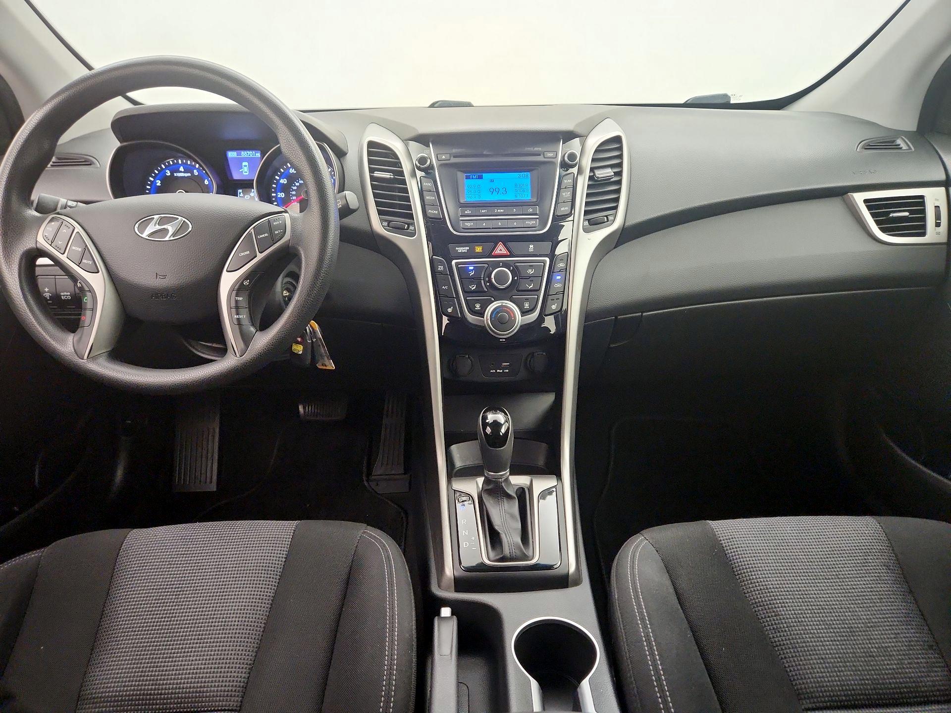 Thumbnail: 2016 Hyundai Elantra - 9