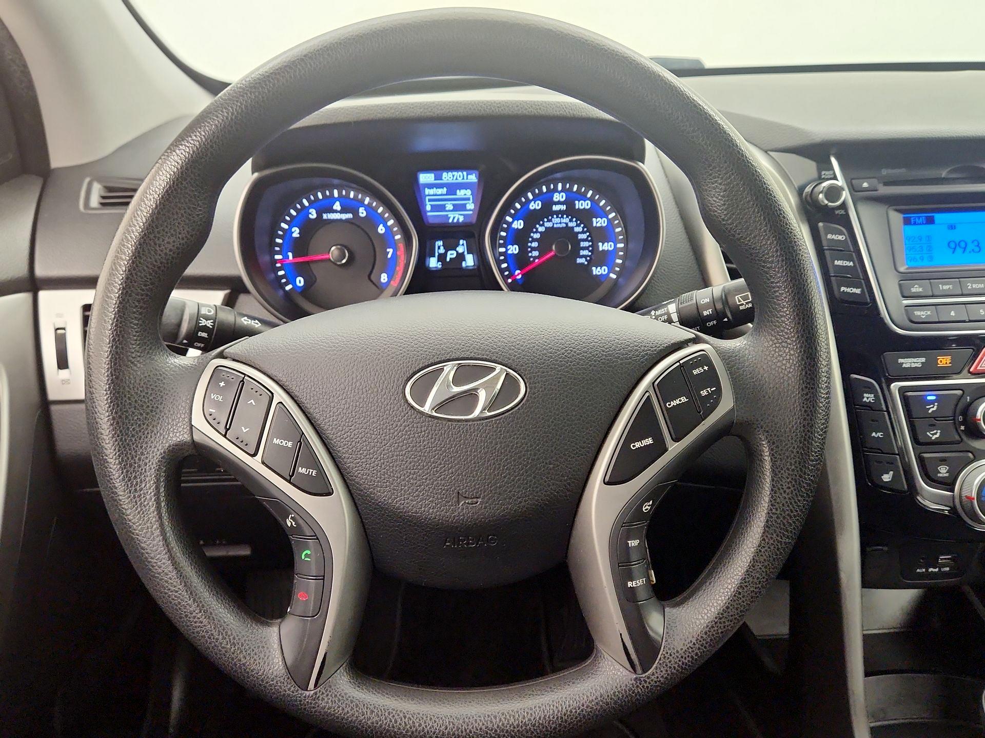 Thumbnail: 2016 Hyundai Elantra - 10