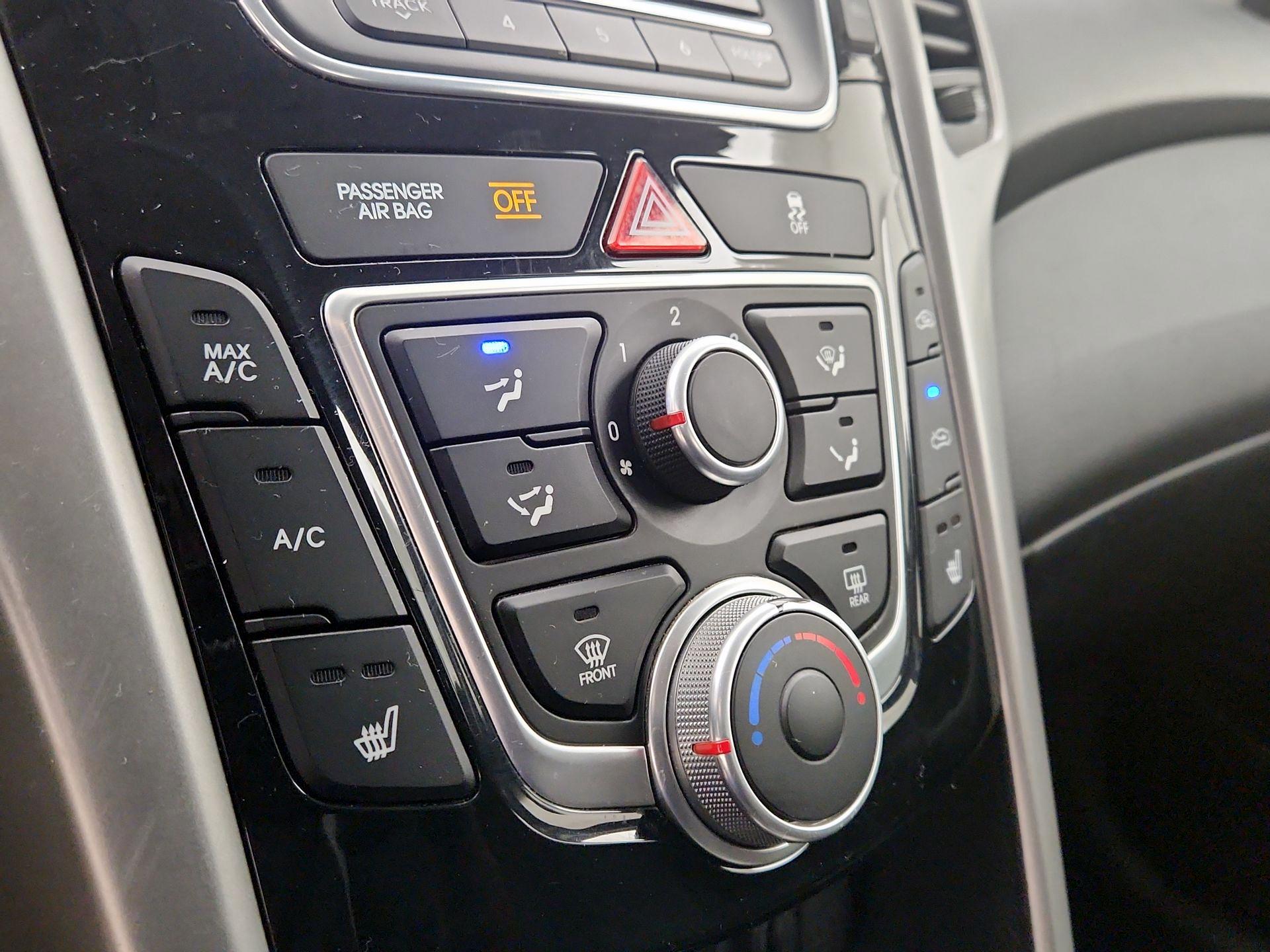 Thumbnail: 2016 Hyundai Elantra - 15