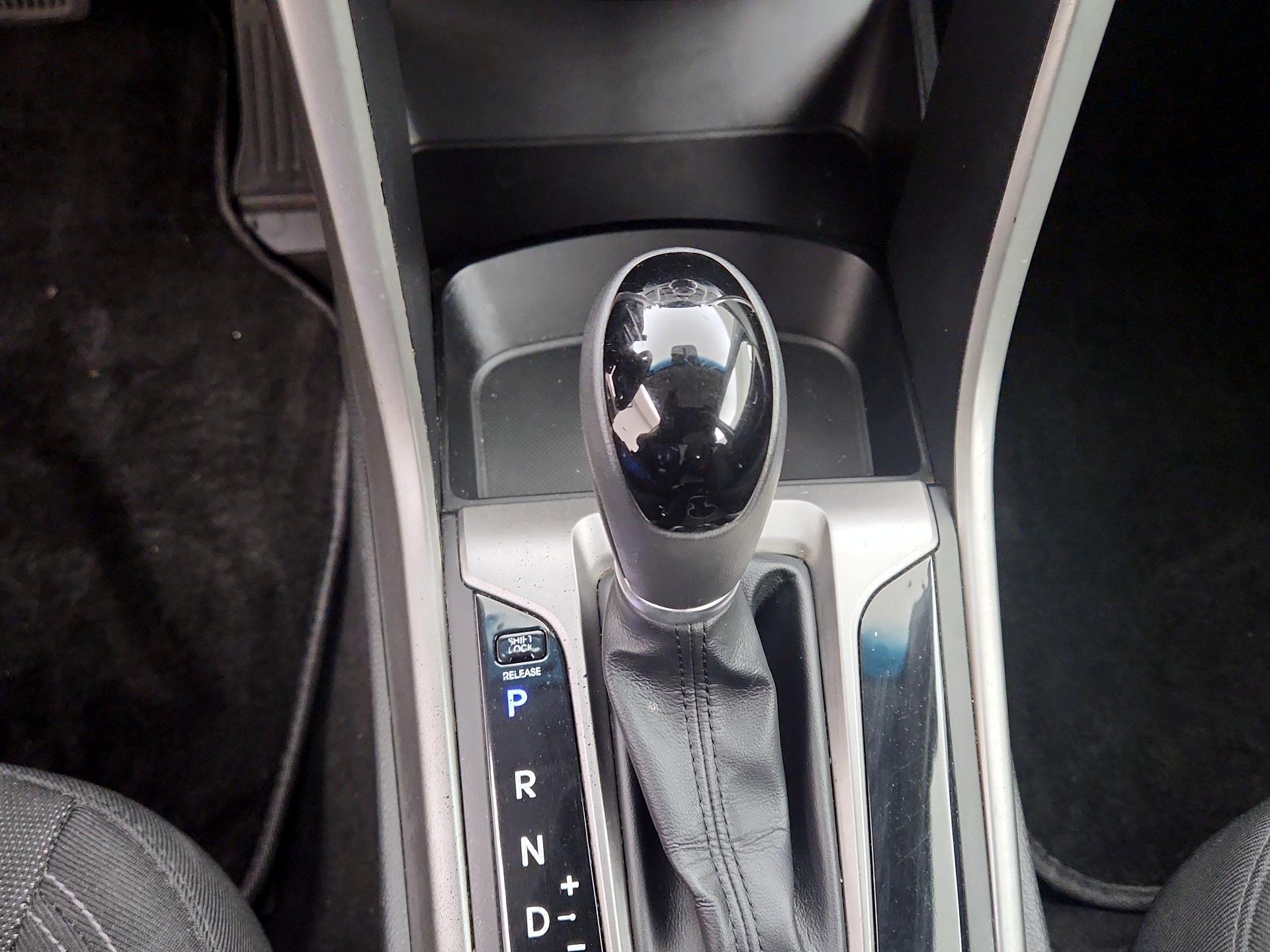Thumbnail: 2016 Hyundai Elantra - 16