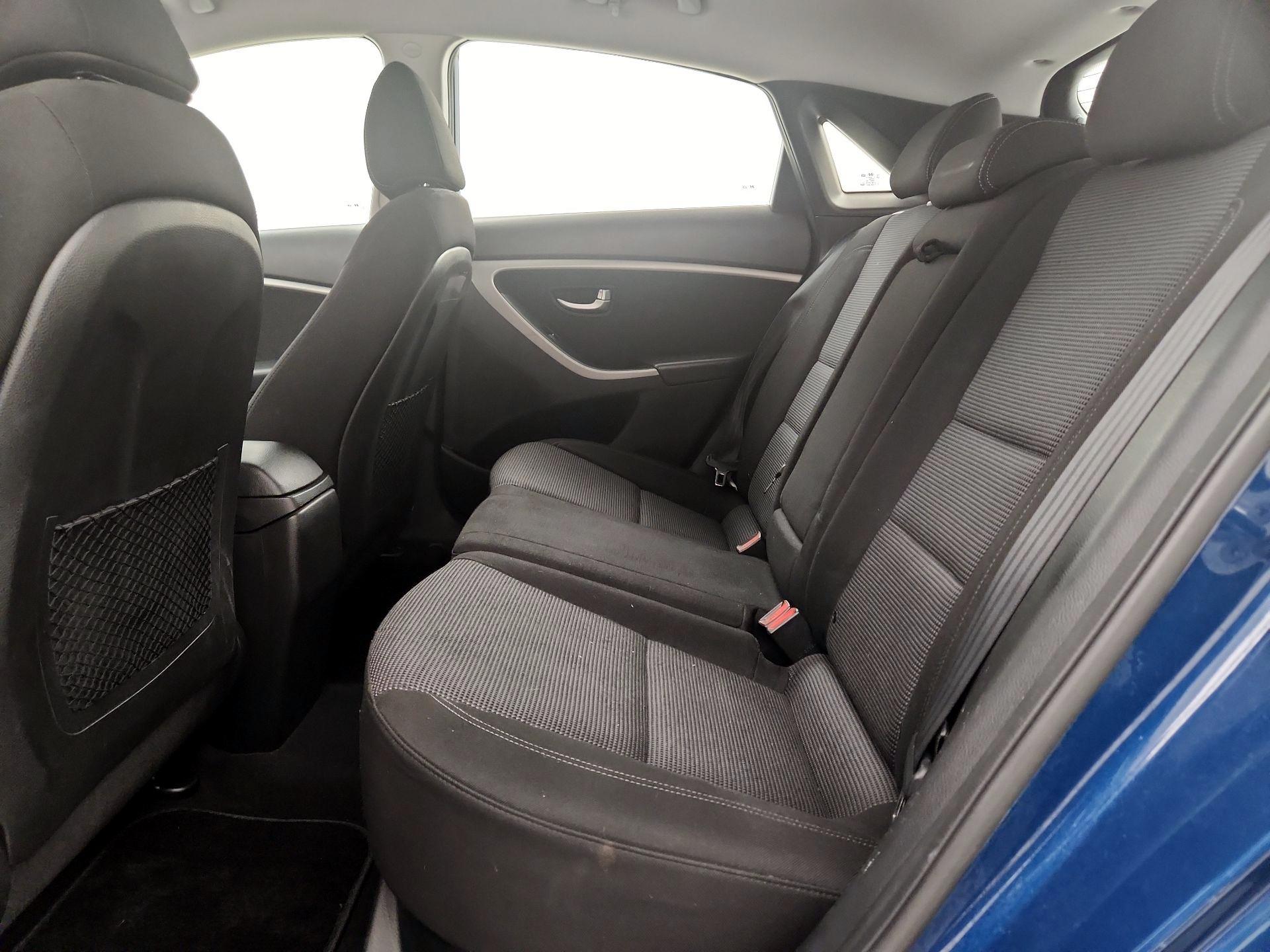 Thumbnail: 2016 Hyundai Elantra - 18
