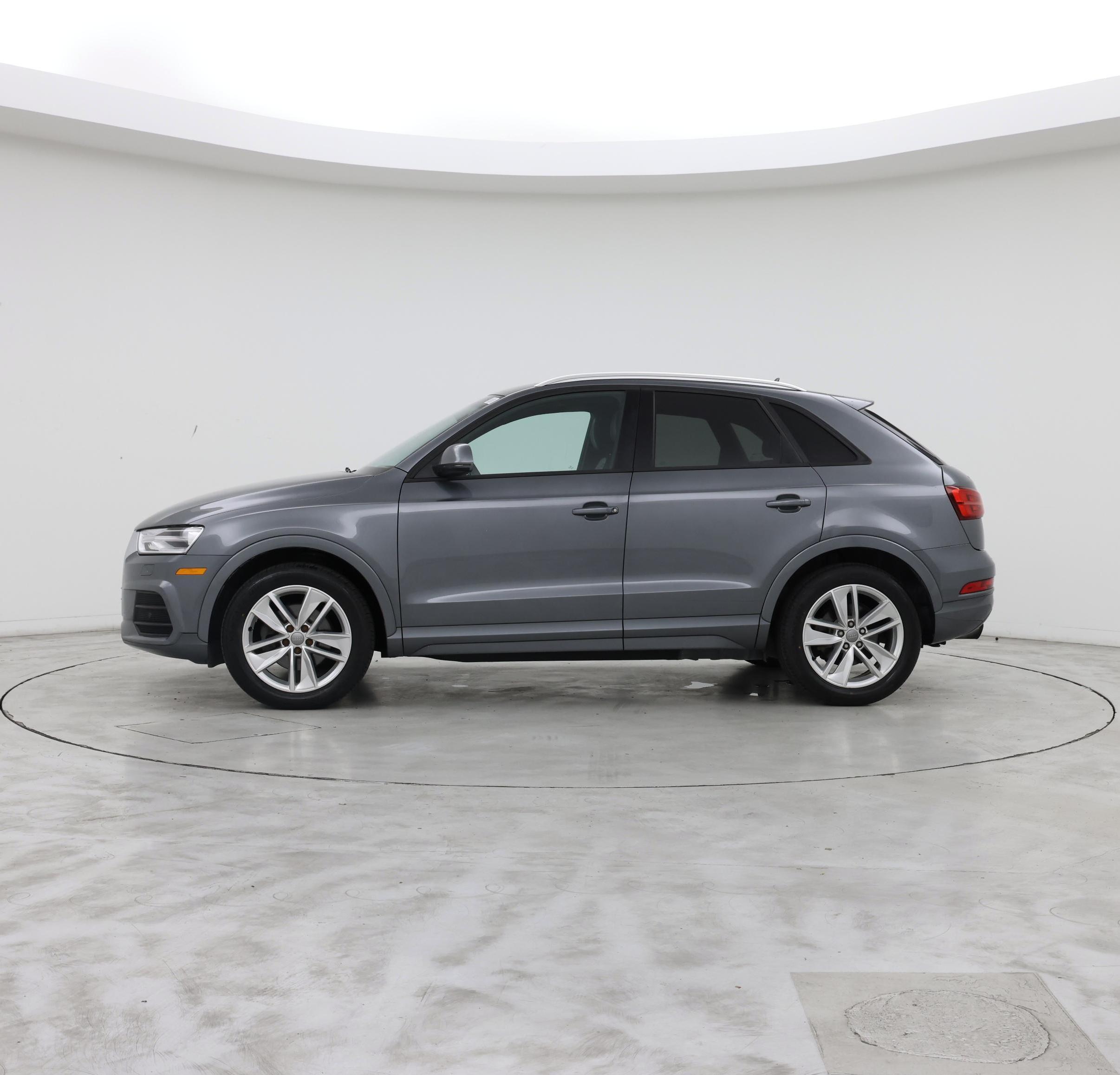Thumbnail: 2017 Audi Q3 - 3