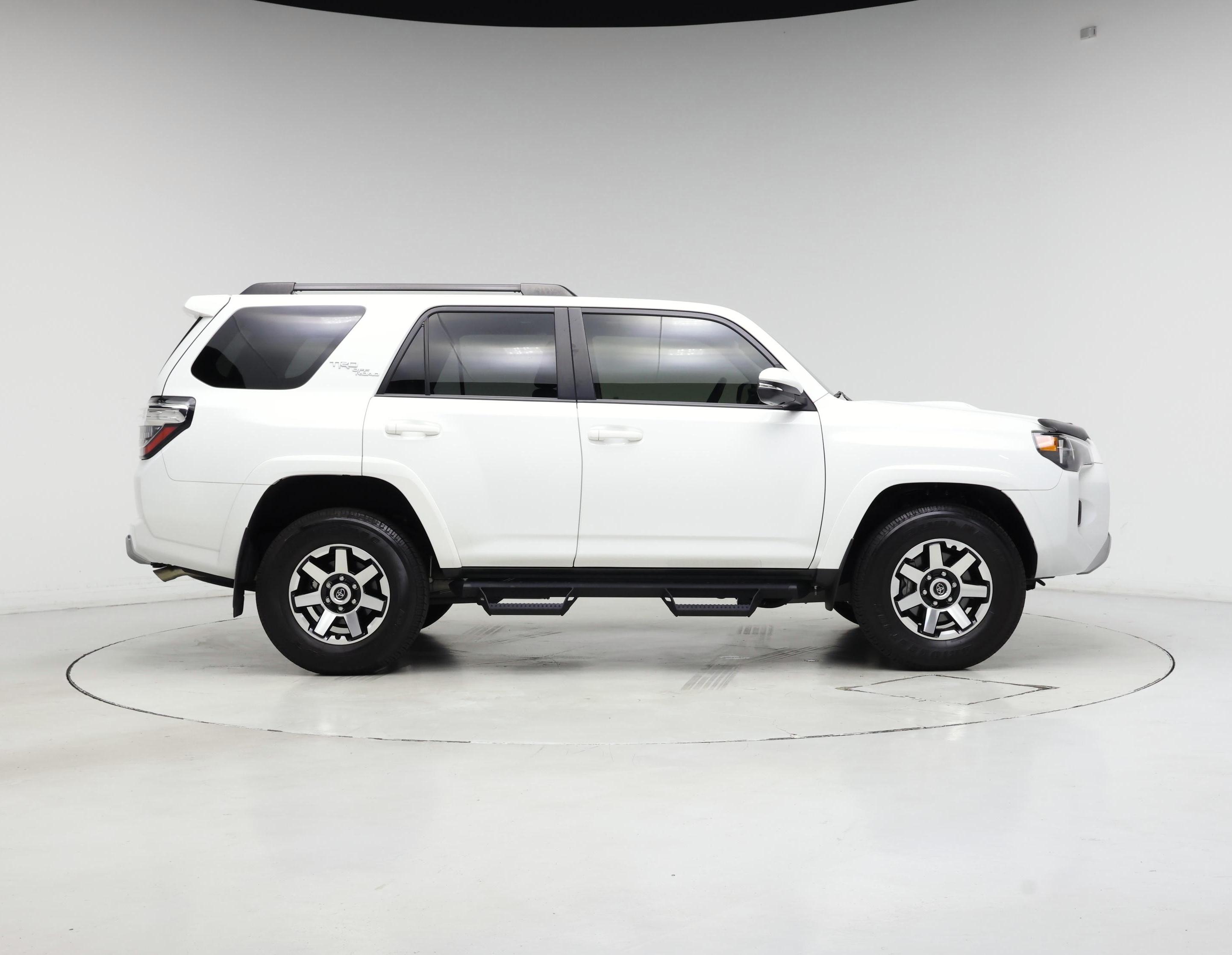 Thumbnail: 2023 Toyota 4Runner - 7
