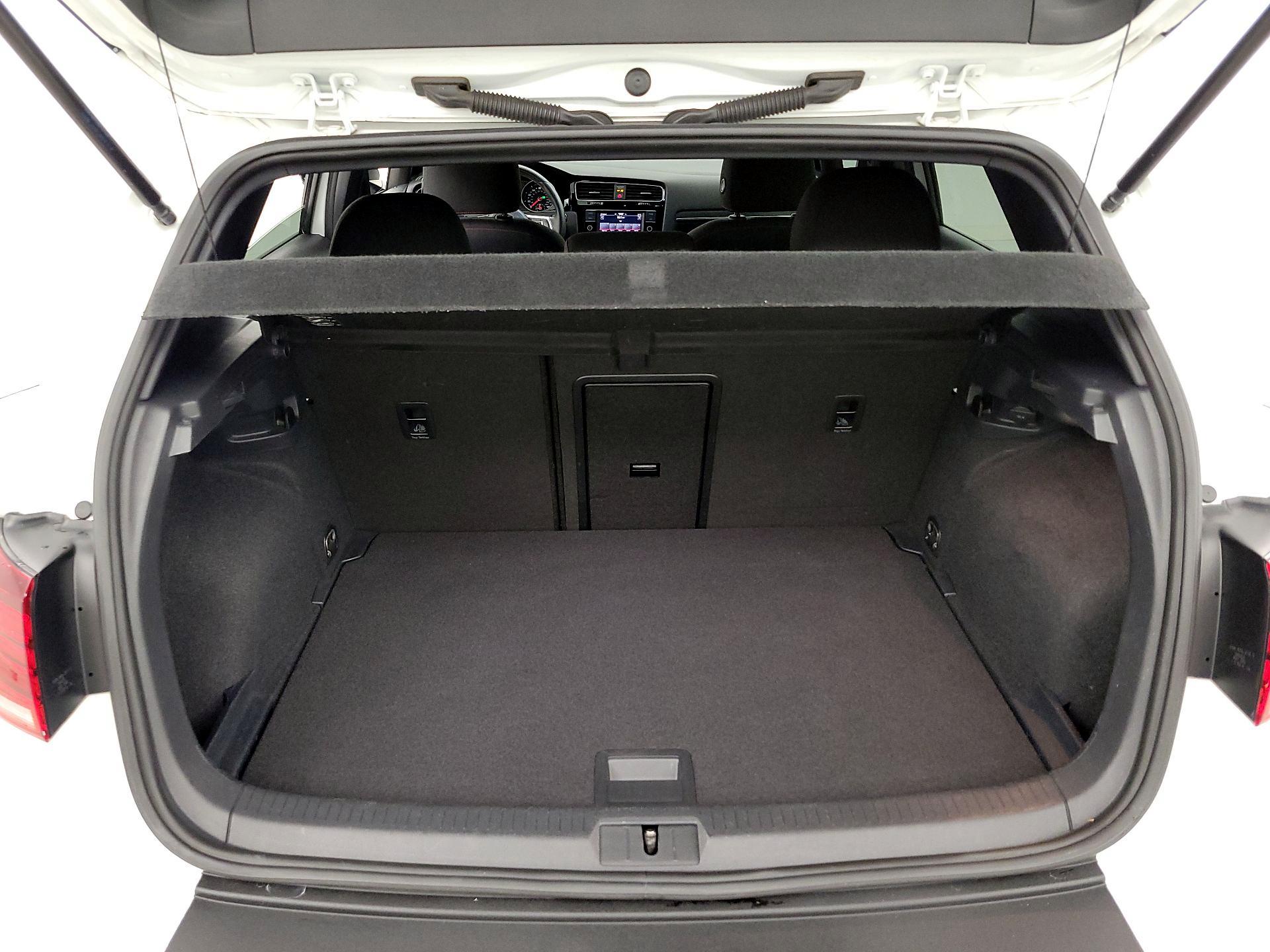 Thumbnail: 2020 Volkswagen Golf - 20