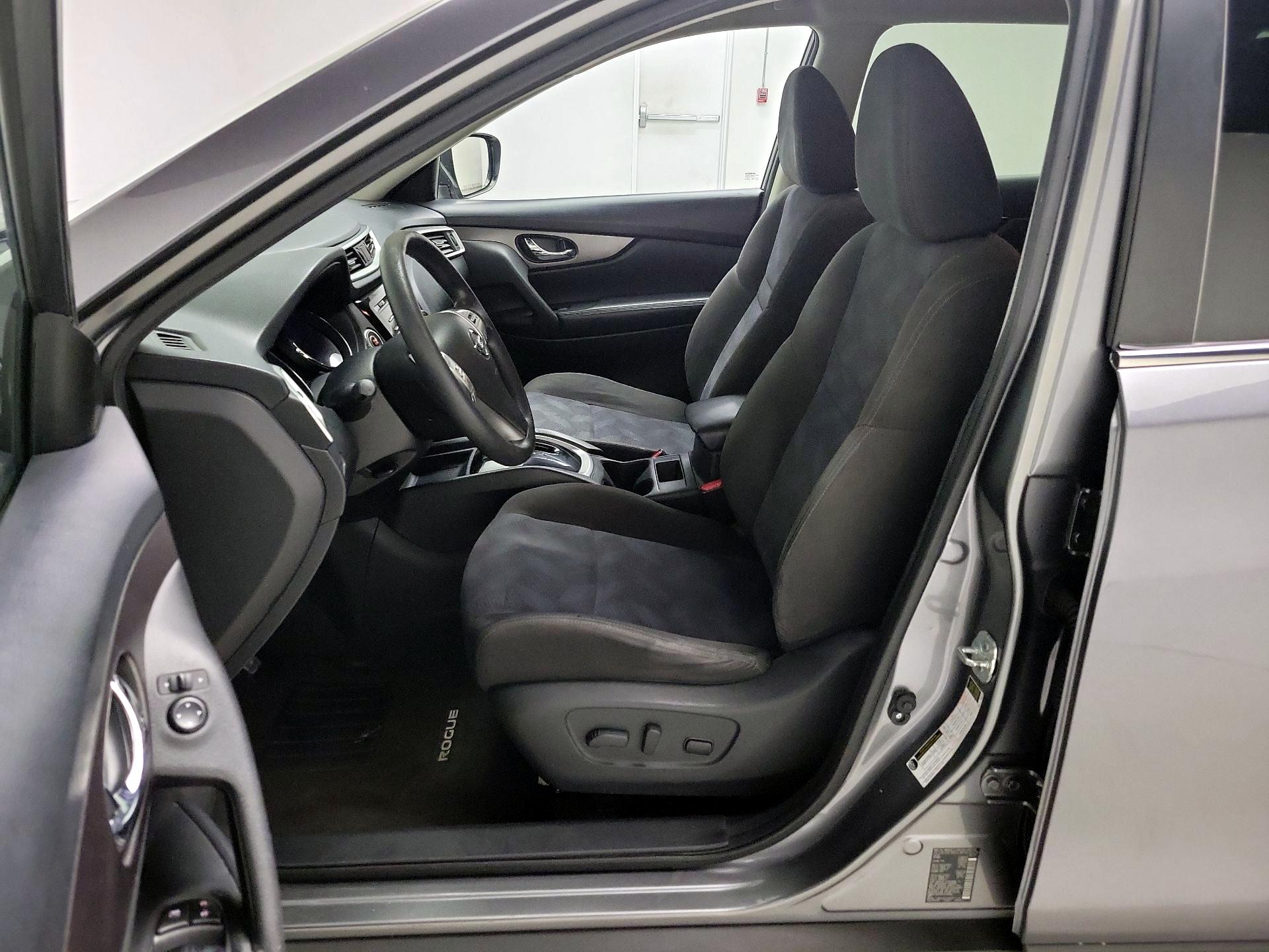 Thumbnail: 2015 Nissan Rogue - 11