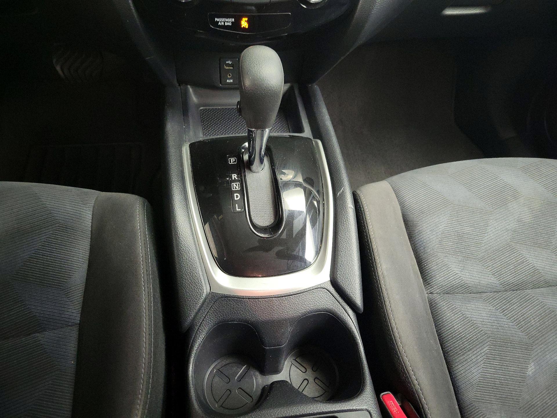 Thumbnail: 2015 Nissan Rogue - 17