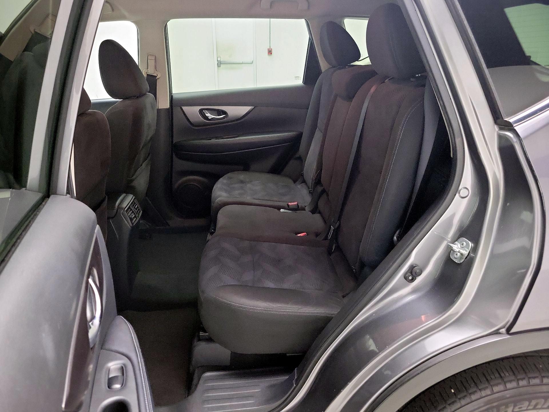 Thumbnail: 2015 Nissan Rogue - 19