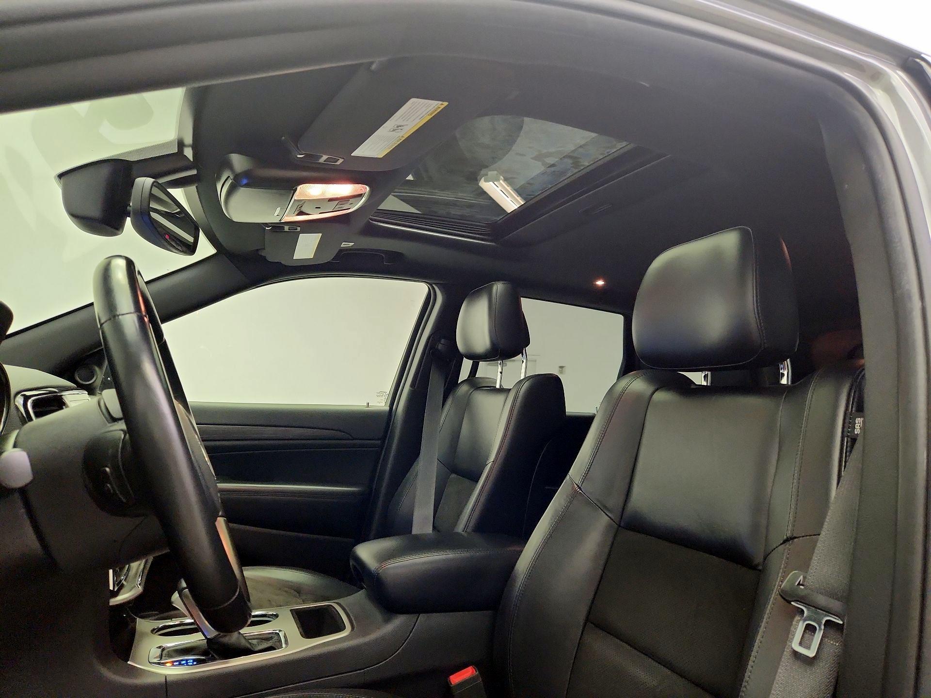 Thumbnail: 2019 Jeep Grand Cherokee - 20