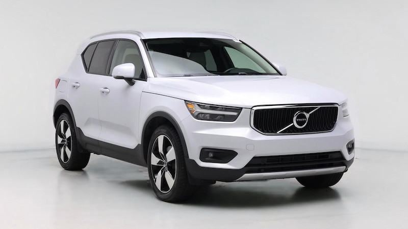 2021 Volvo XC40 T4 Momentum Hero Image