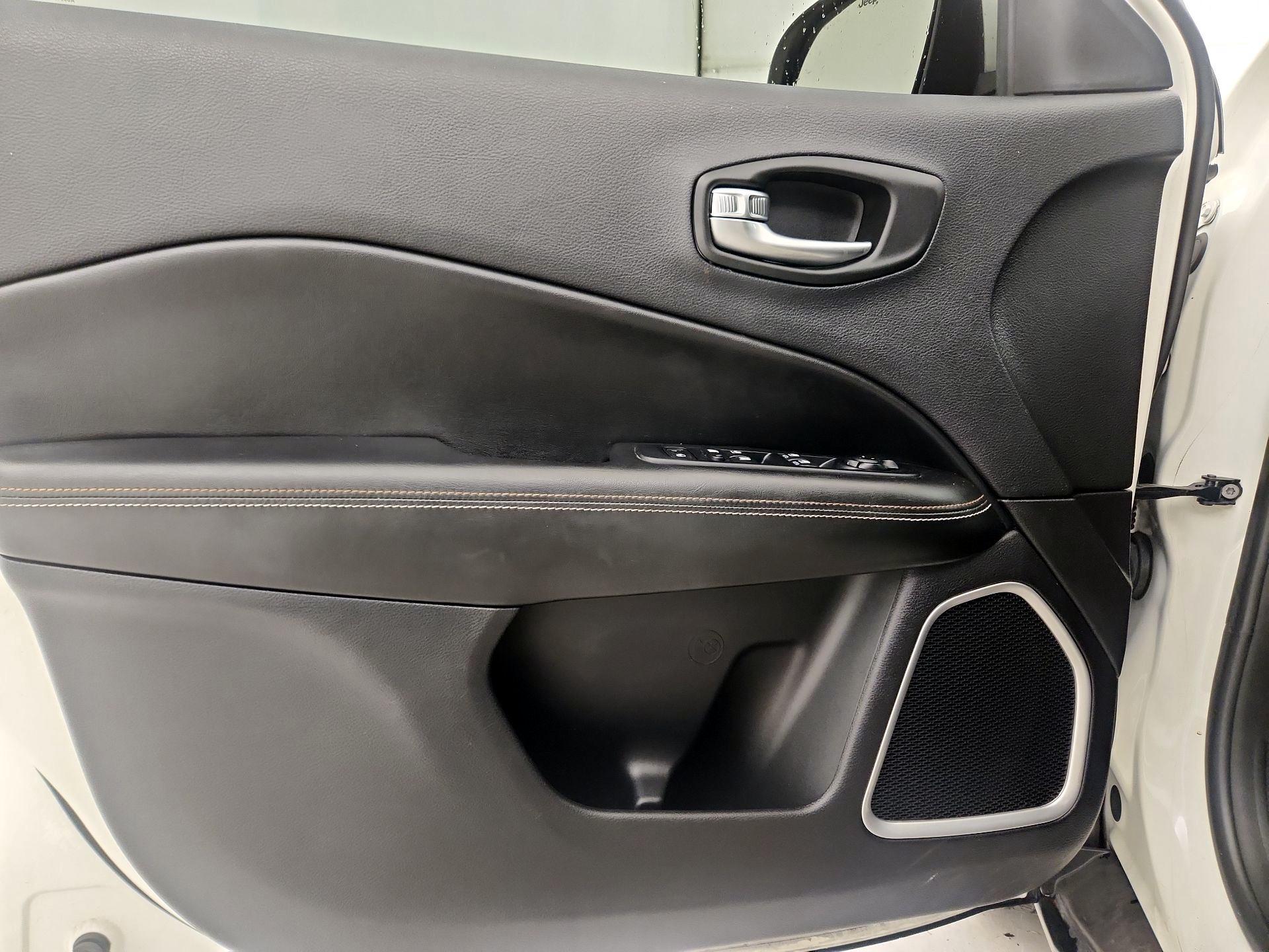 Thumbnail: 2019 Jeep Compass - 12