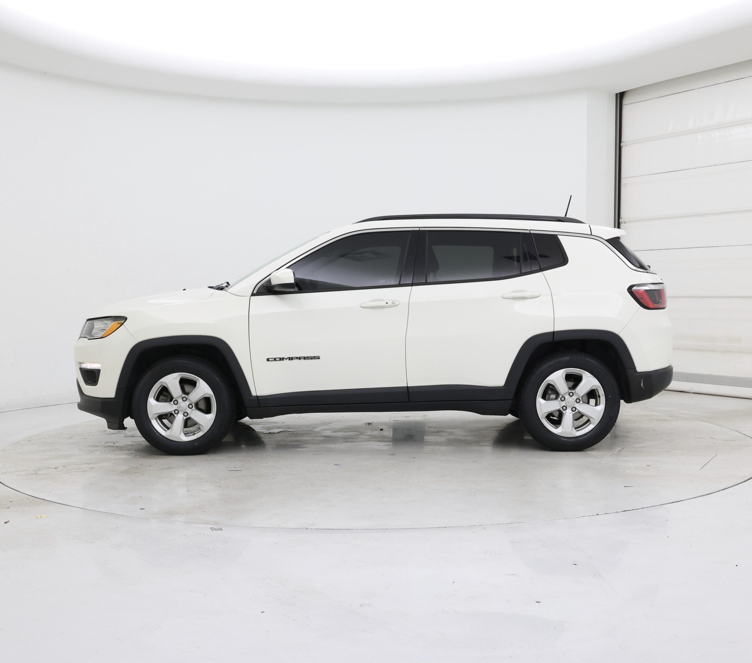 Thumbnail: 2019 Jeep Compass - 3