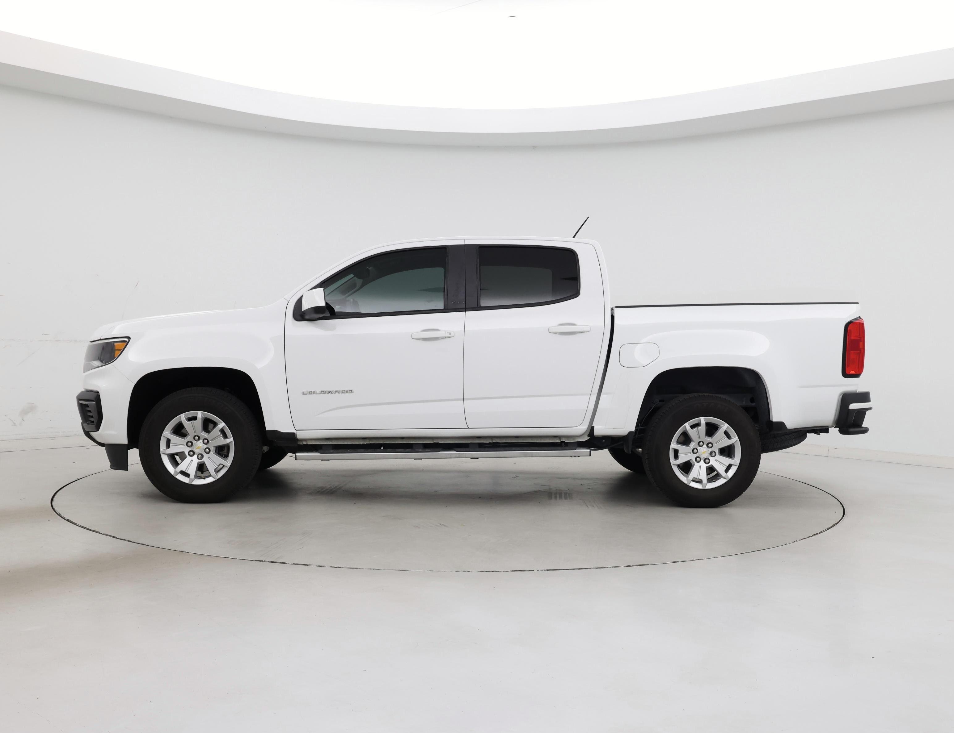 Thumbnail: 2021 Chevrolet Colorado - 3