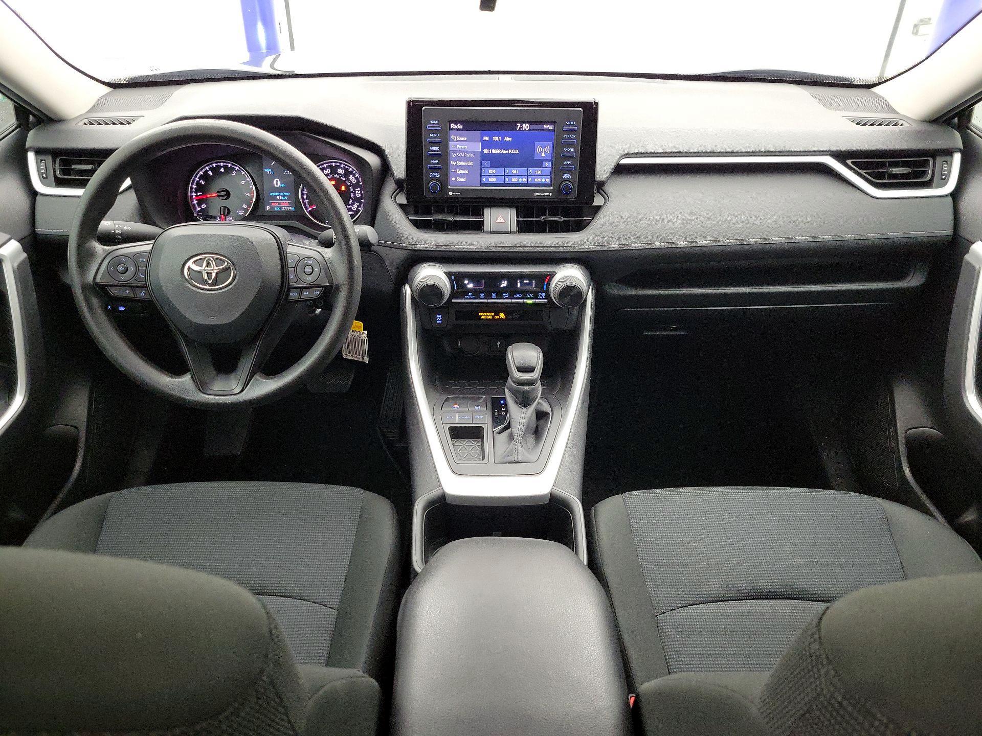 Thumbnail: 2022 Toyota RAV4 - 9