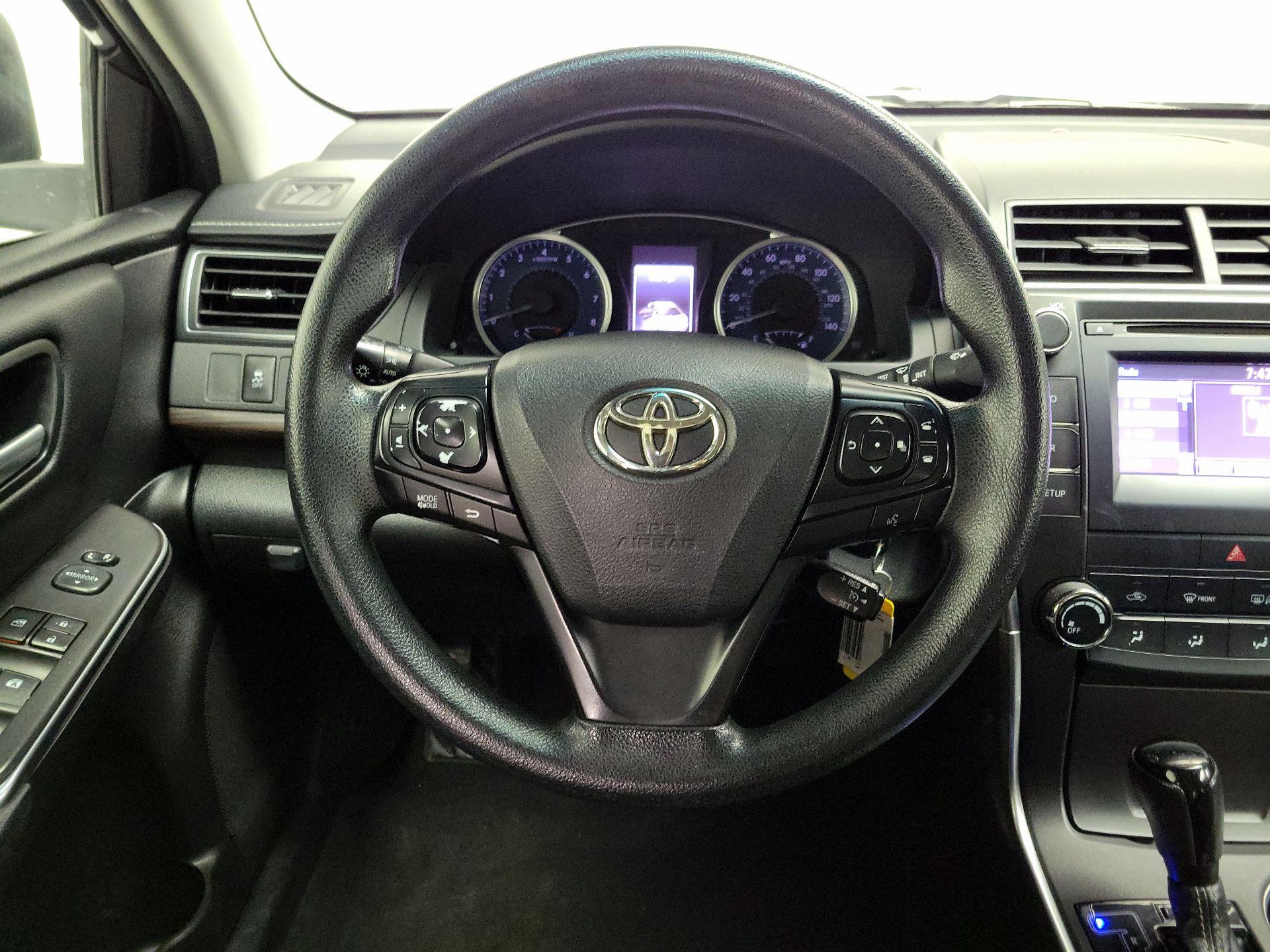 Thumbnail: 2016 Toyota Camry - 10