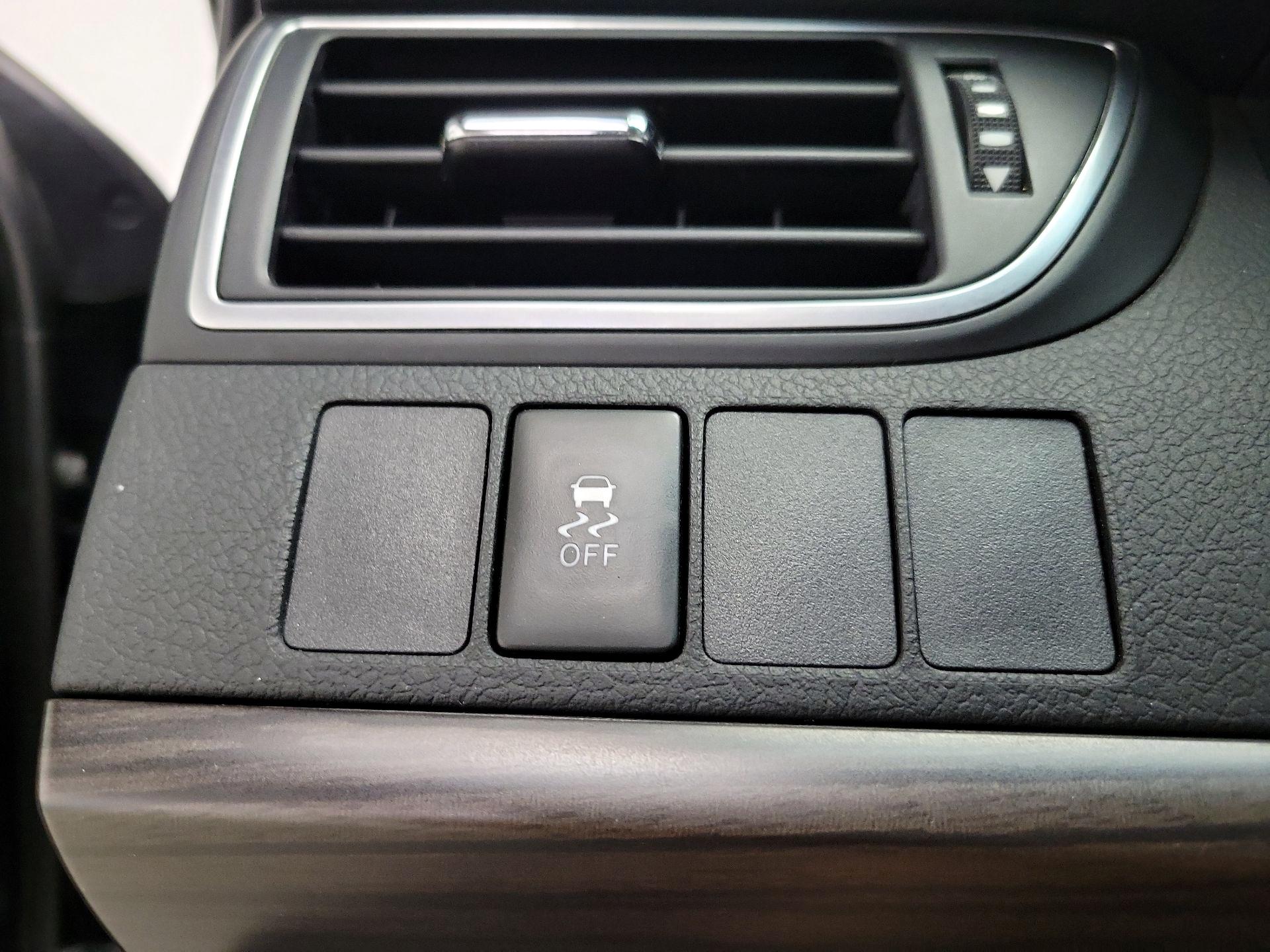 Thumbnail: 2016 Toyota Camry - 13