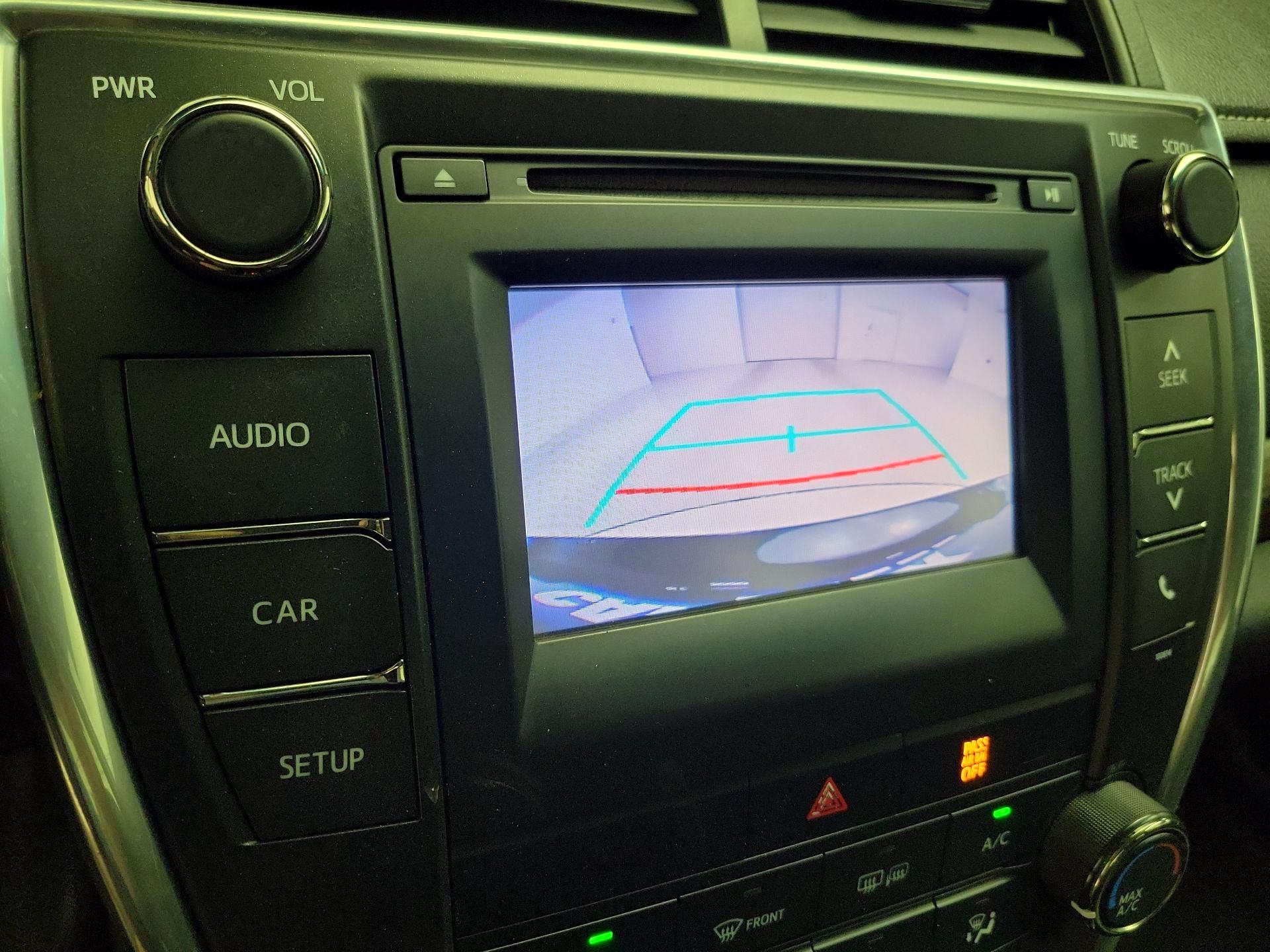 Thumbnail: 2016 Toyota Camry - 14