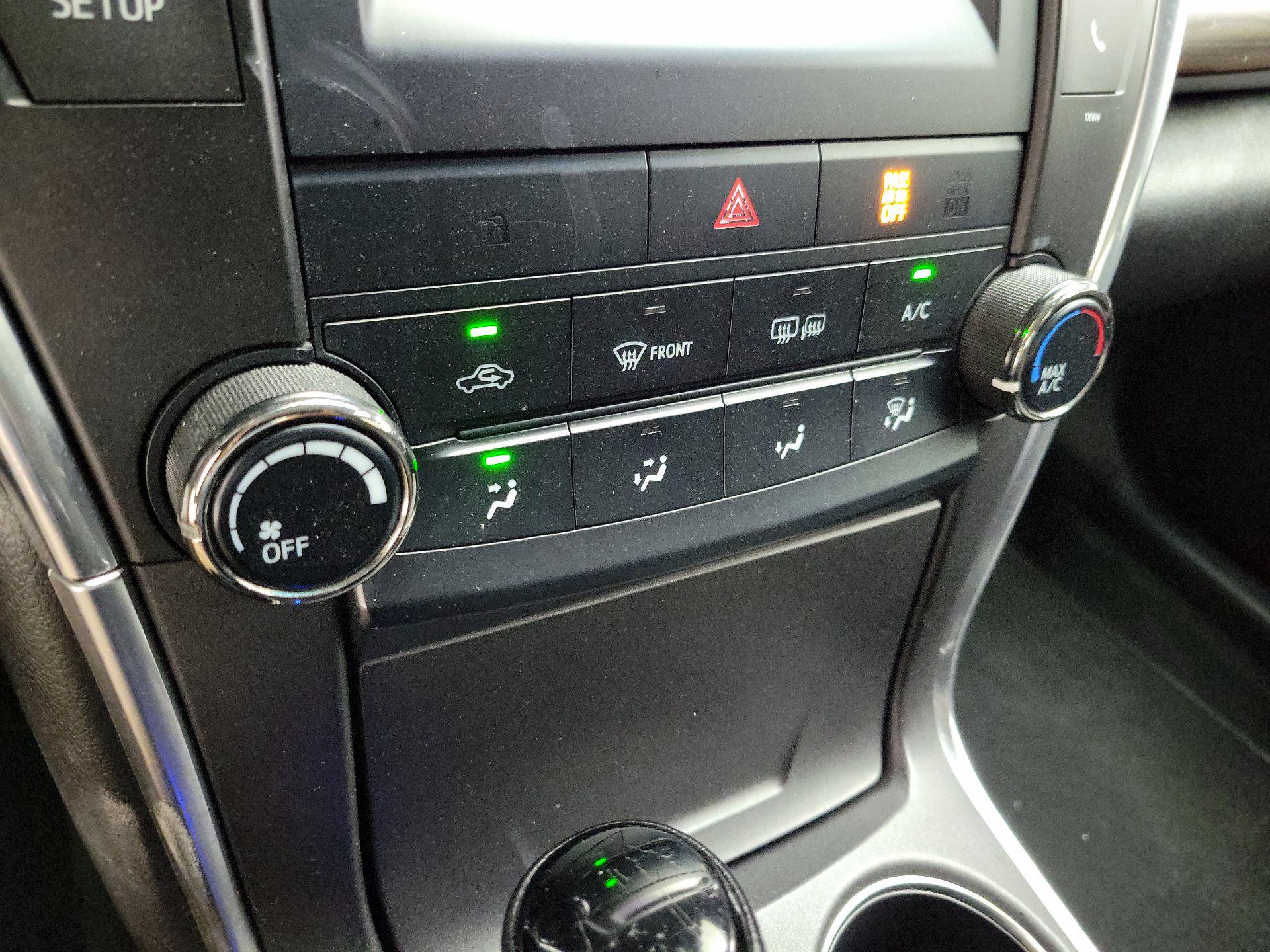 Thumbnail: 2016 Toyota Camry - 16