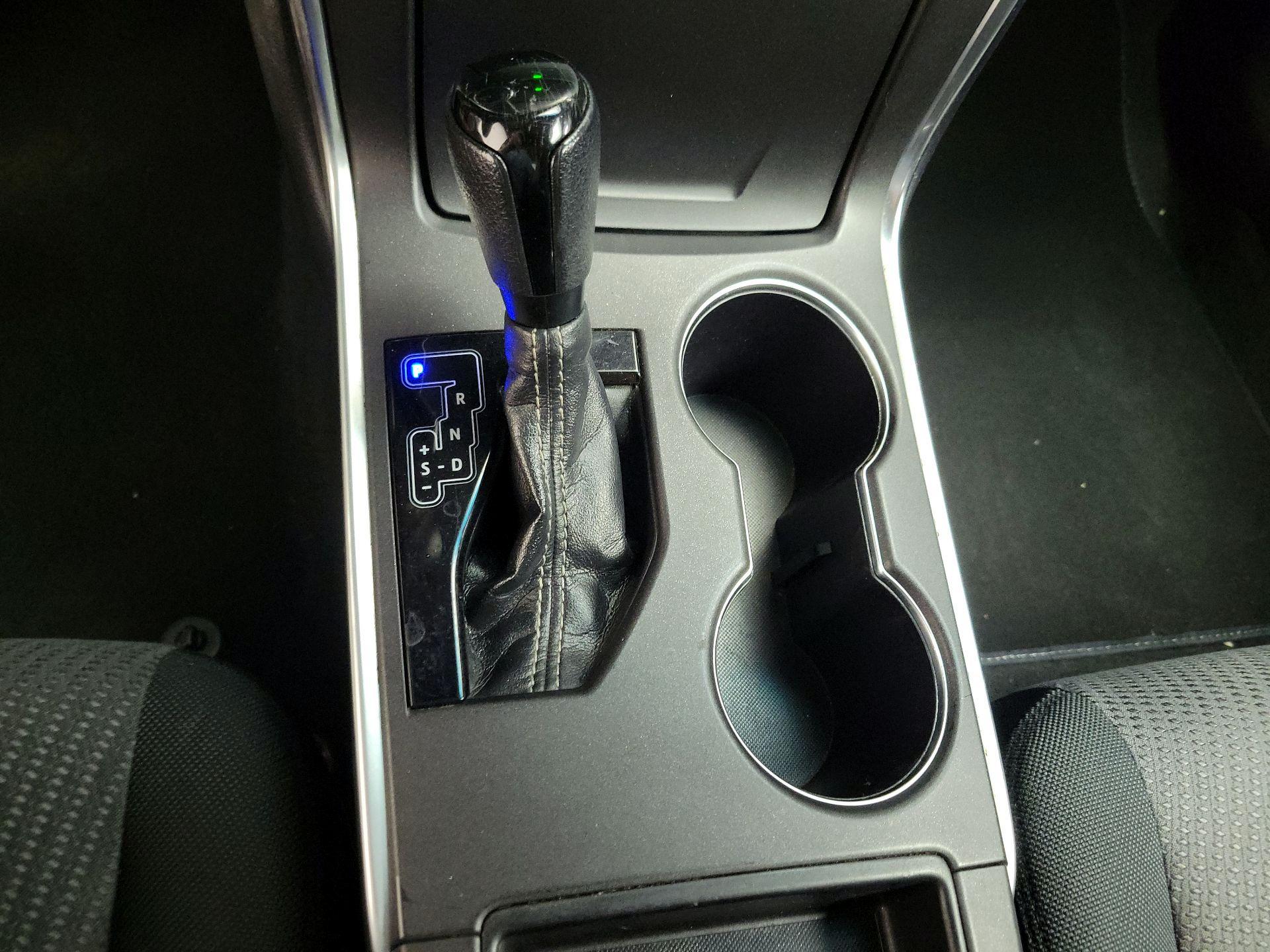 Thumbnail: 2016 Toyota Camry - 17