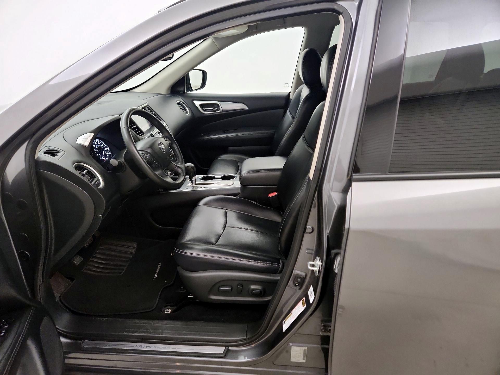 Thumbnail: 2019 Nissan Pathfinder - 11