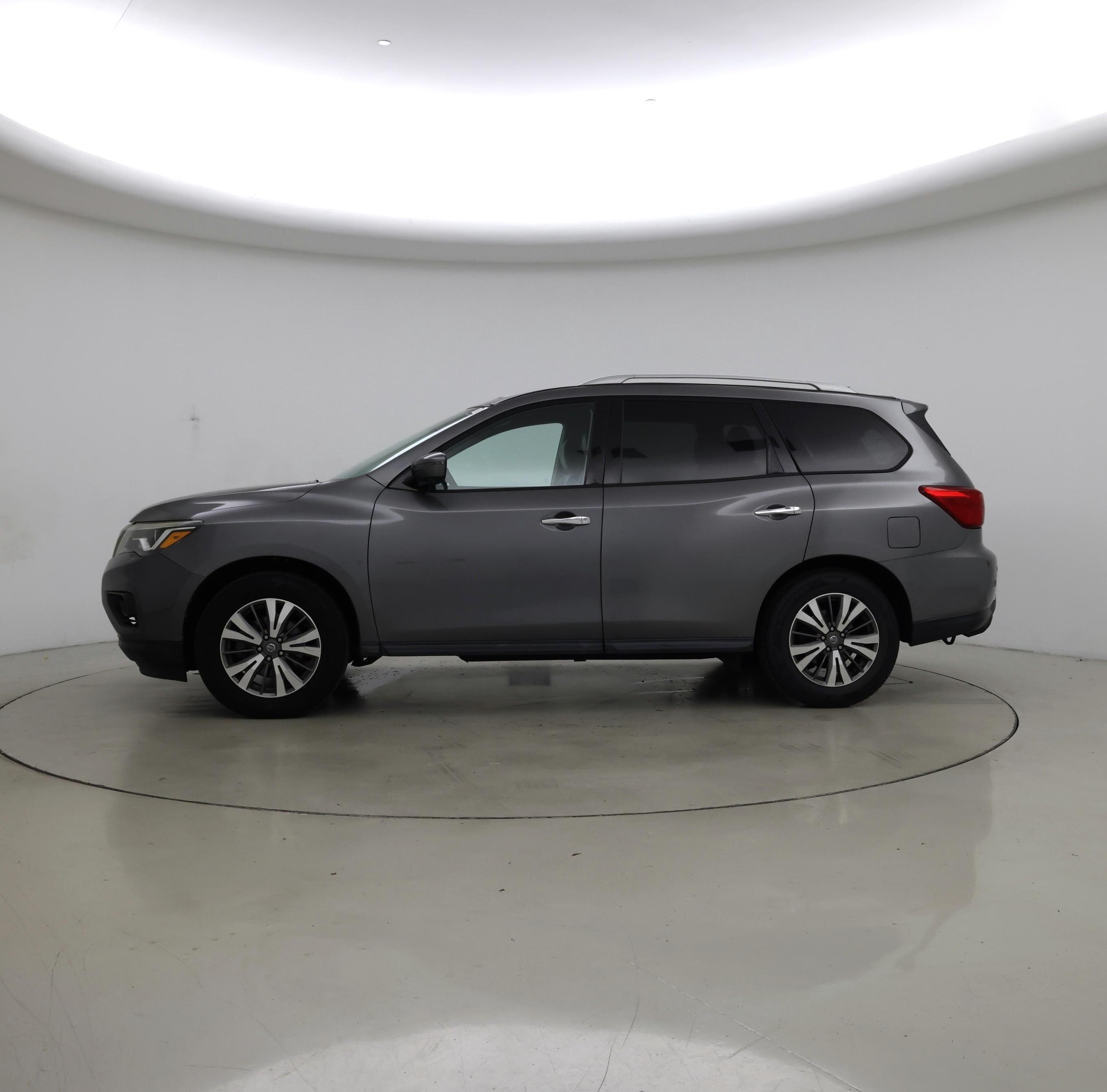 Thumbnail: 2019 Nissan Pathfinder - 3