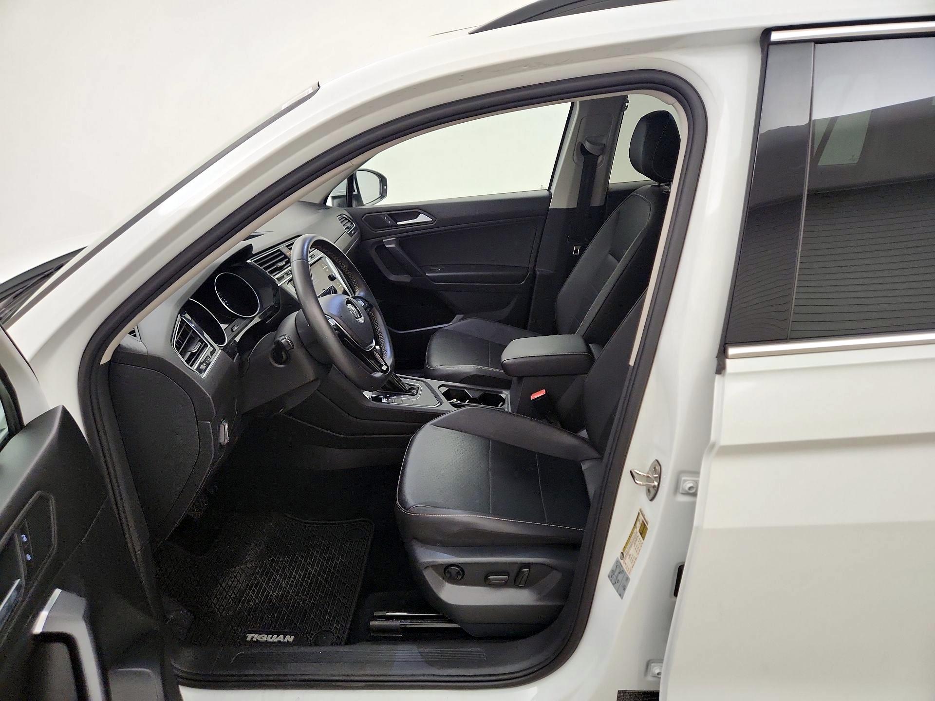 Thumbnail: 2021 Volkswagen Tiguan - 11