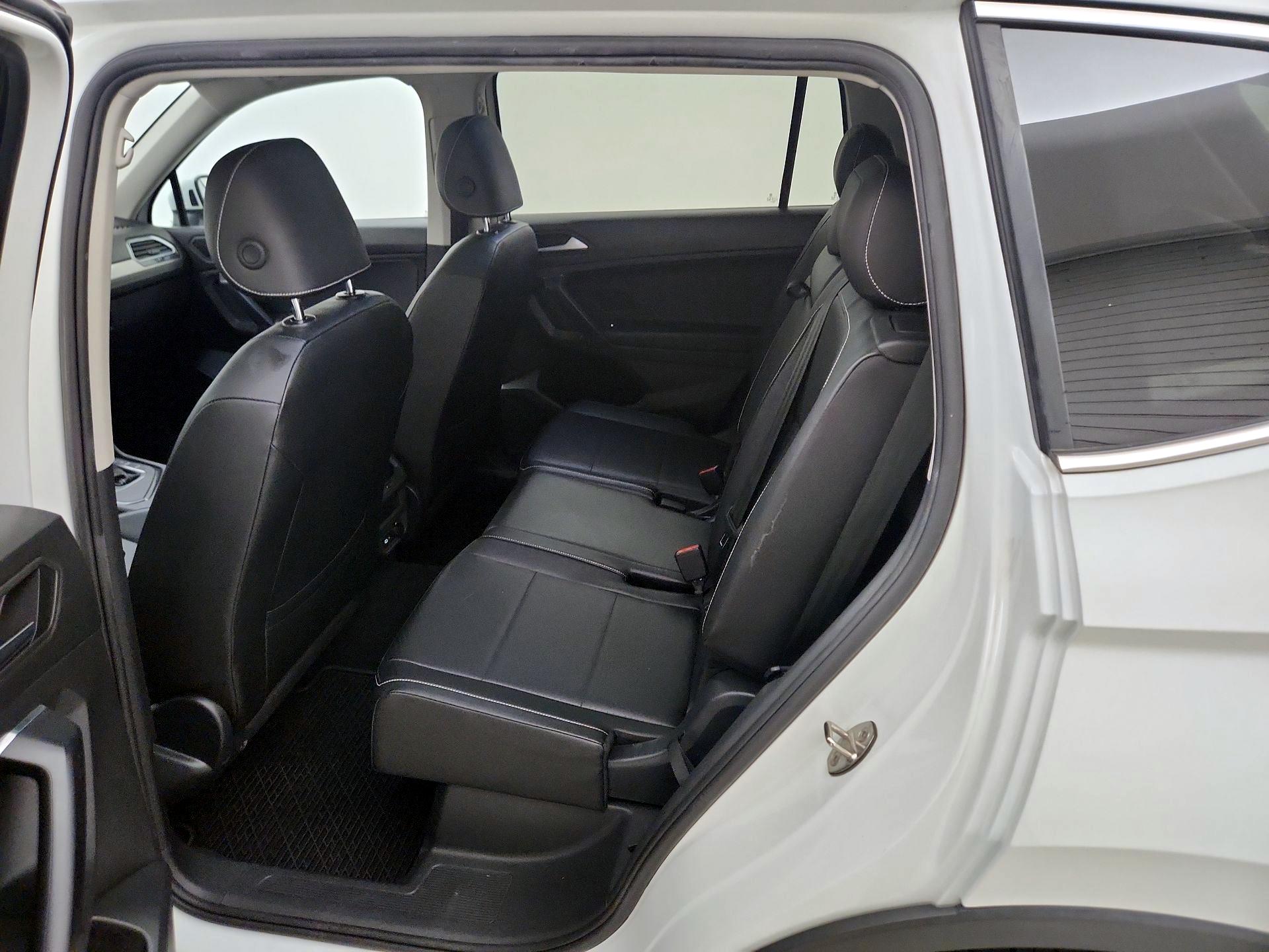 Thumbnail: 2021 Volkswagen Tiguan - 20
