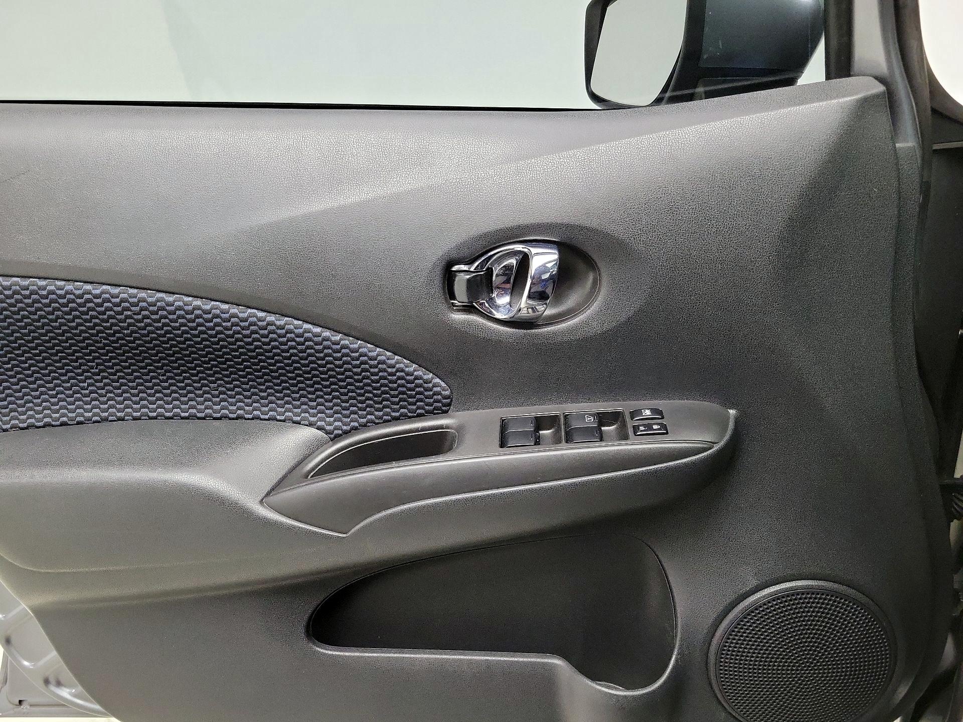 Thumbnail: 2017 Nissan Versa Note - 12