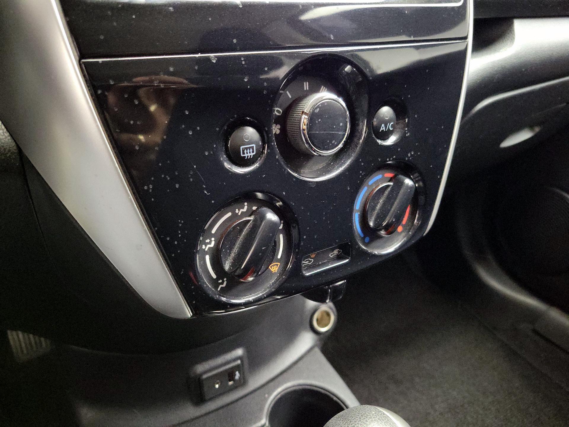 Thumbnail: 2017 Nissan Versa Note - 16